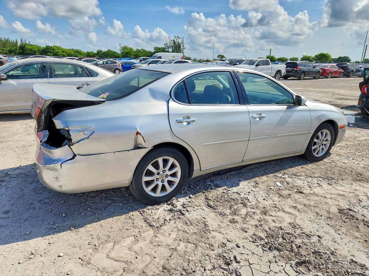 2003 Lexus Es 300 Silver vin: JTHBF30G330094402