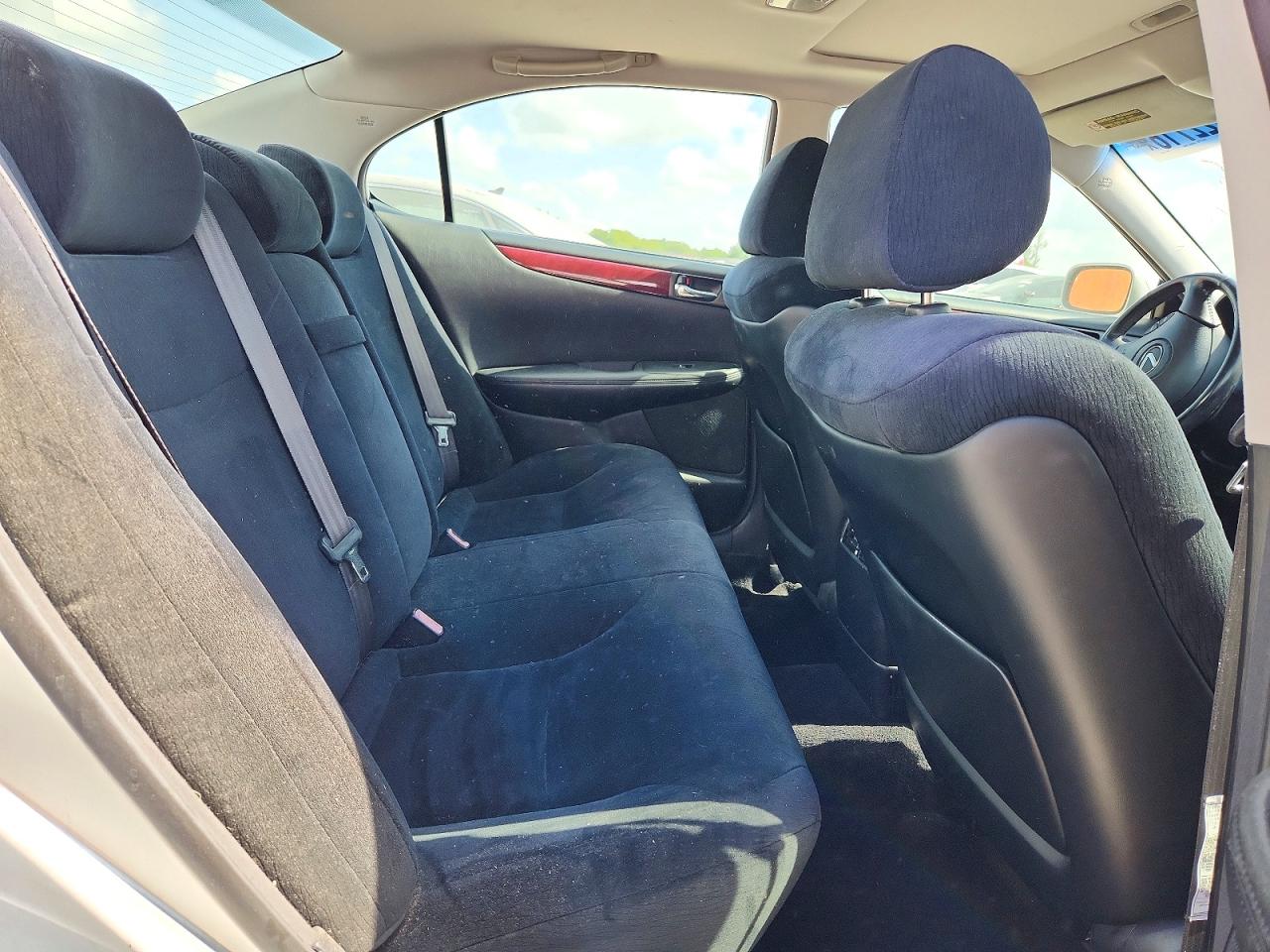 2003 Lexus Es 300 Silver vin: JTHBF30G330094402
