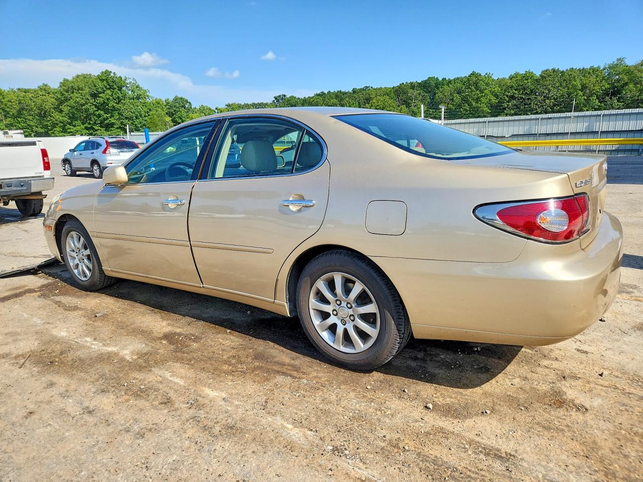 2003 Lexus Es 300 Gold vin: JTHBF30G330109190