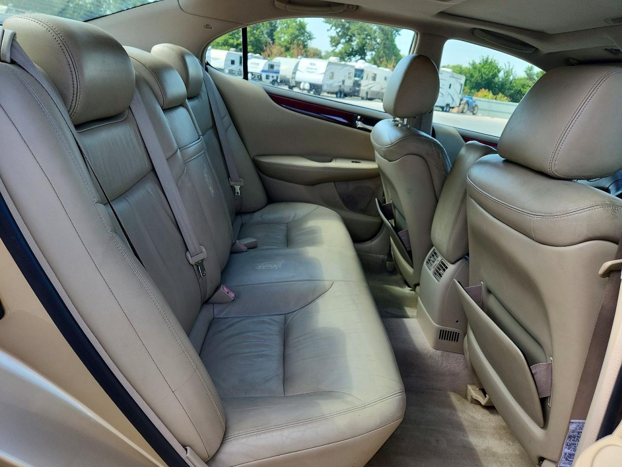 2003 Lexus Es 300 Gold vin: JTHBF30G330109190