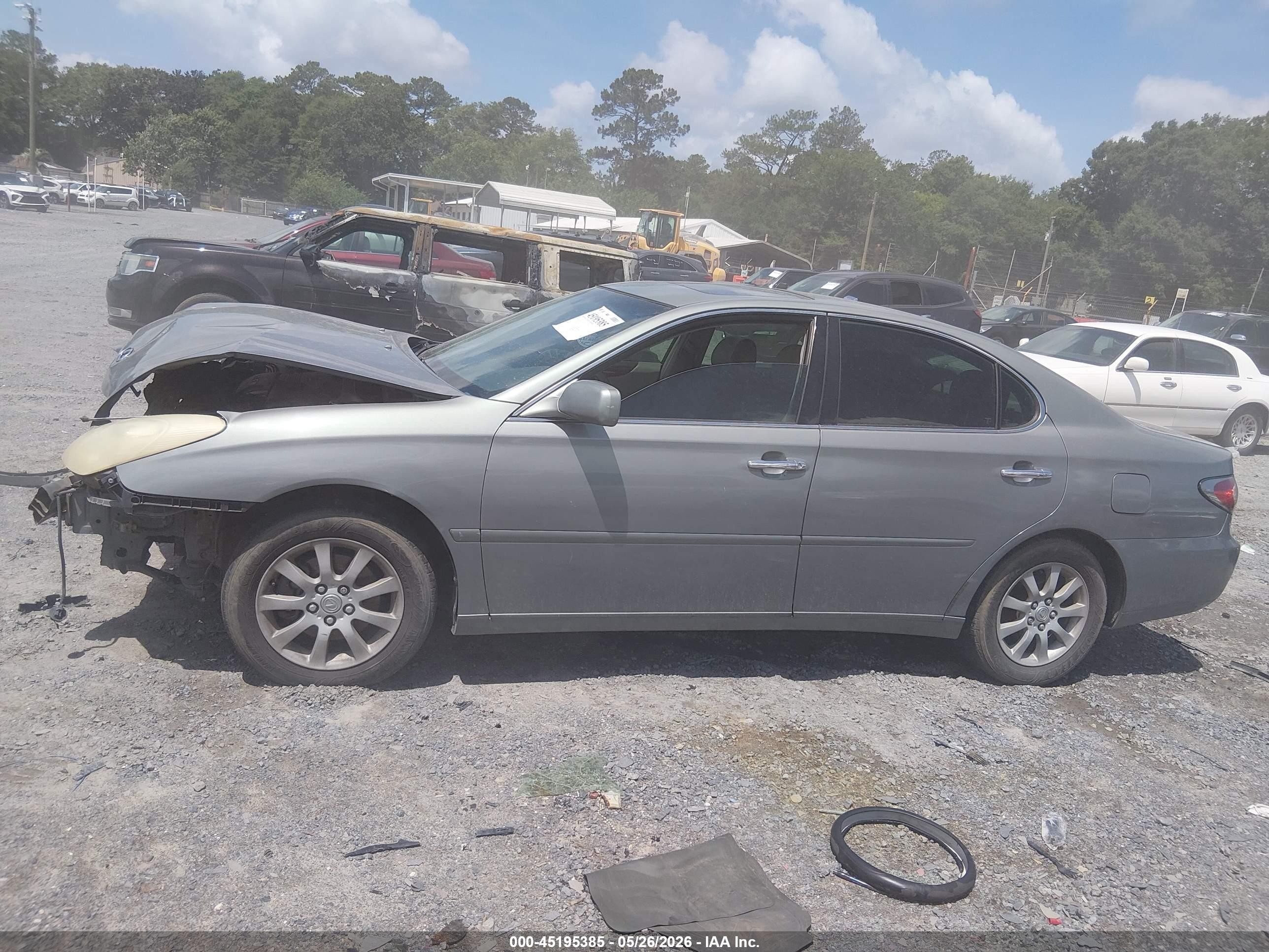 2003 Lexus Es 300   Silver vin: JTHBF30G330113966