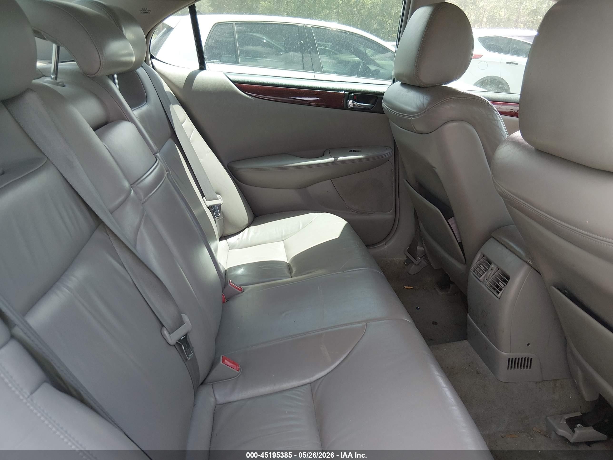 2003 Lexus Es 300   Silver vin: JTHBF30G330113966