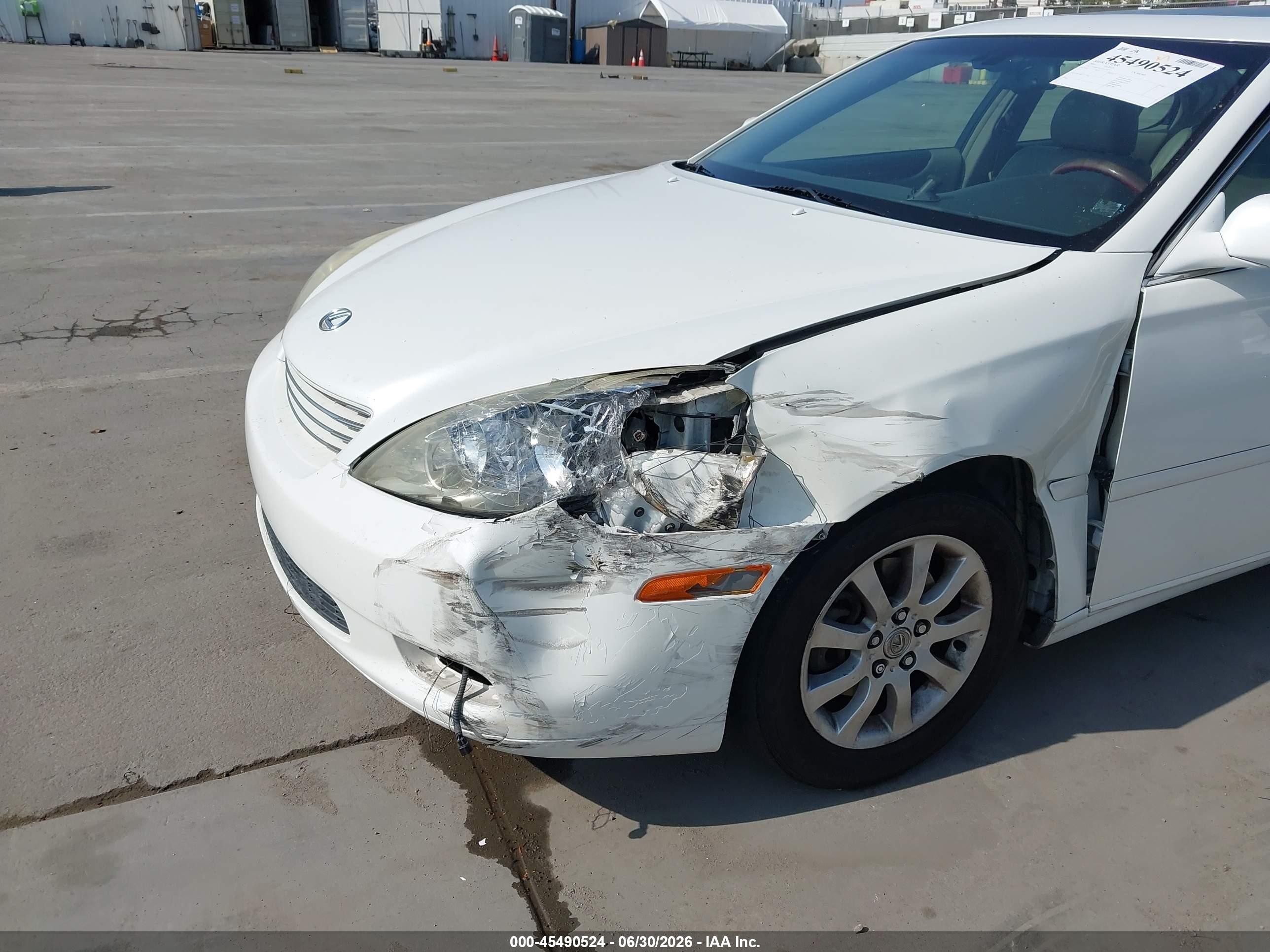 2003 Lexus Es 300   White vin: JTHBF30G330121825