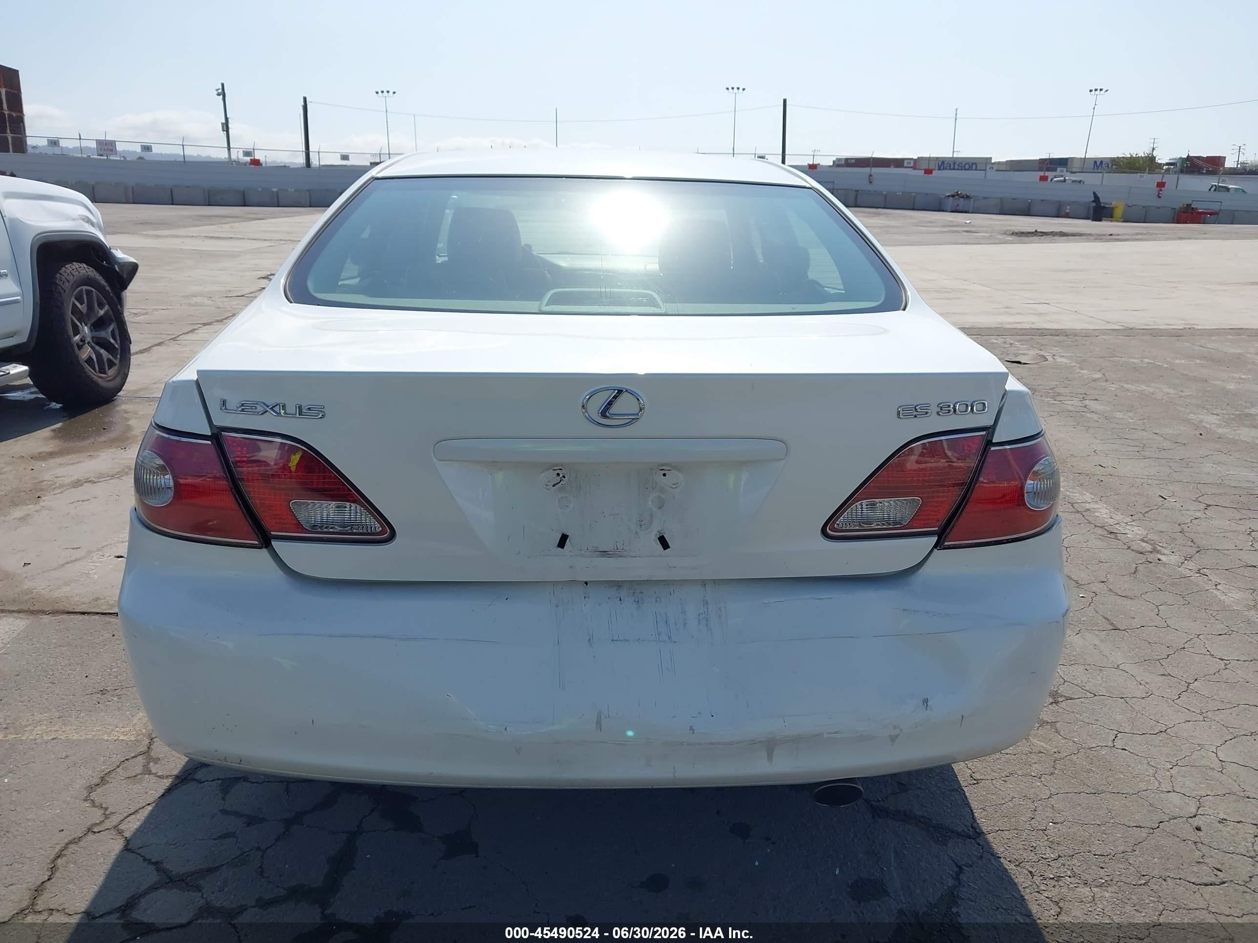 2003 Lexus Es 300   White vin: JTHBF30G330121825