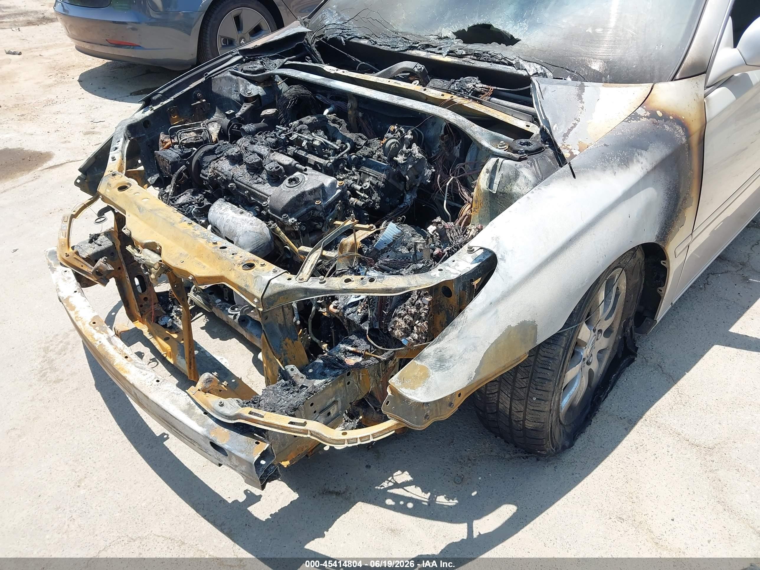 2003 Lexus Es 300   Silver vin: JTHBF30G330131271