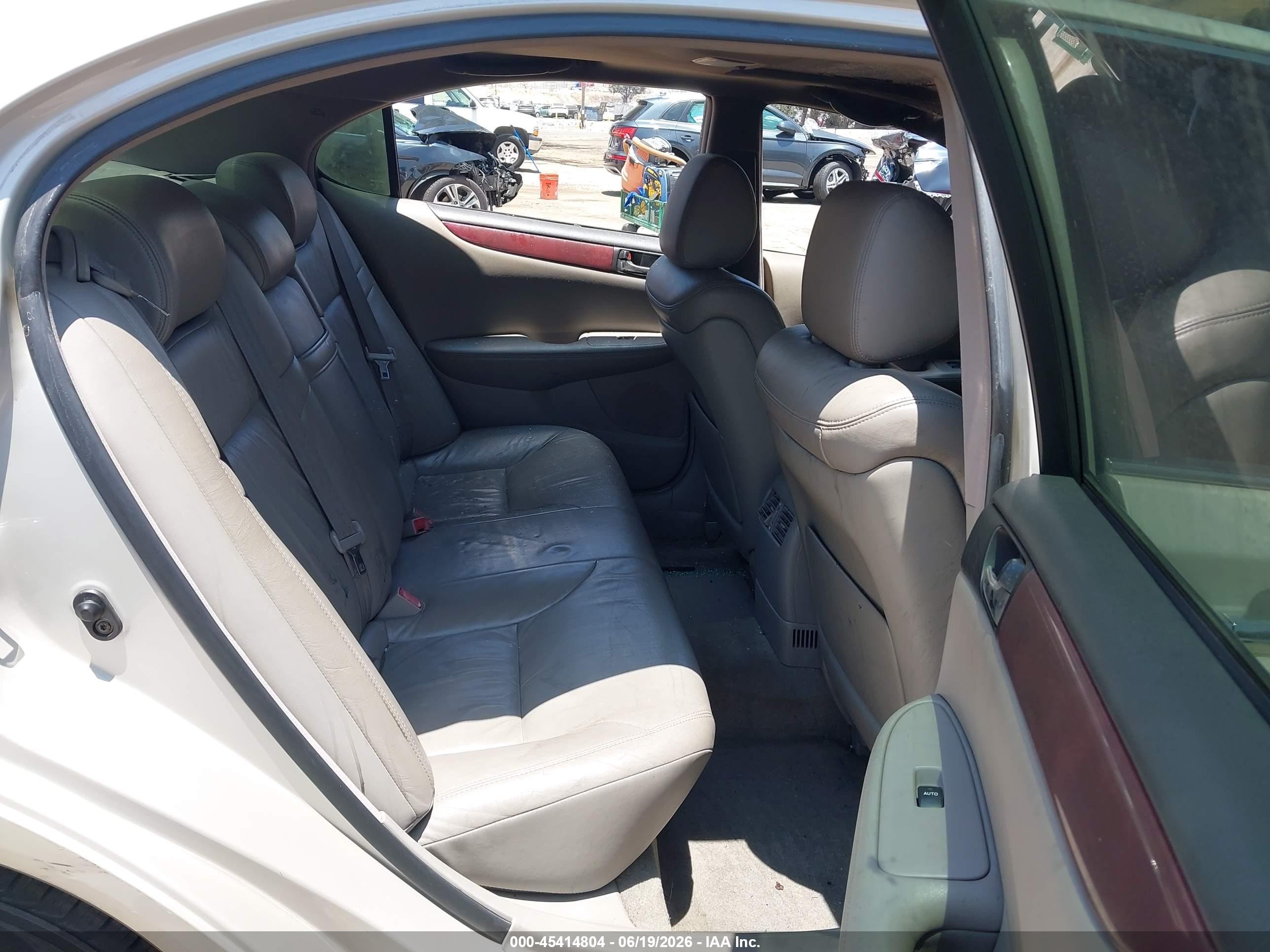 2003 Lexus Es 300   Silver vin: JTHBF30G330131271