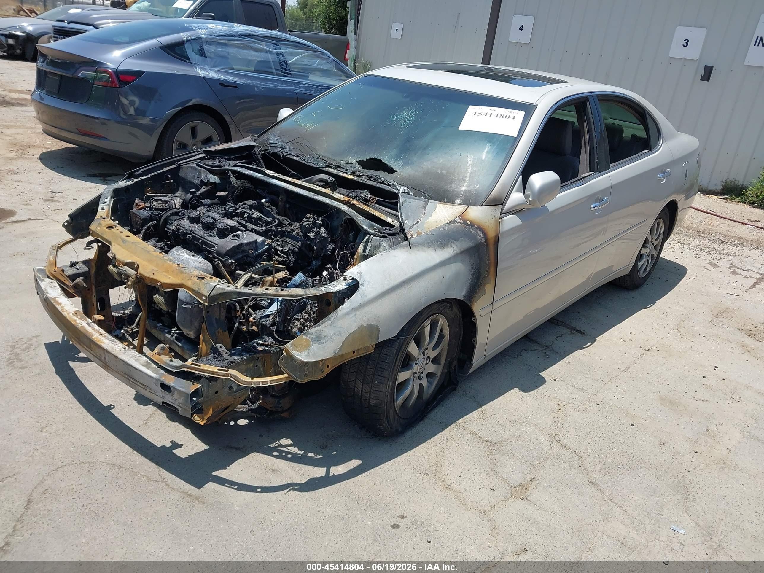 2003 Lexus Es 300   Silver vin: JTHBF30G330131271