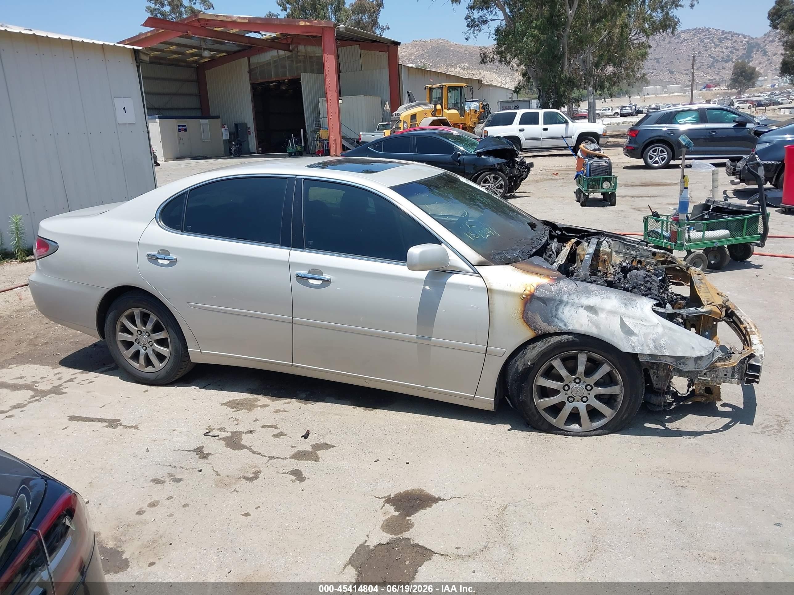 2003 Lexus Es 300   Silver vin: JTHBF30G330131271