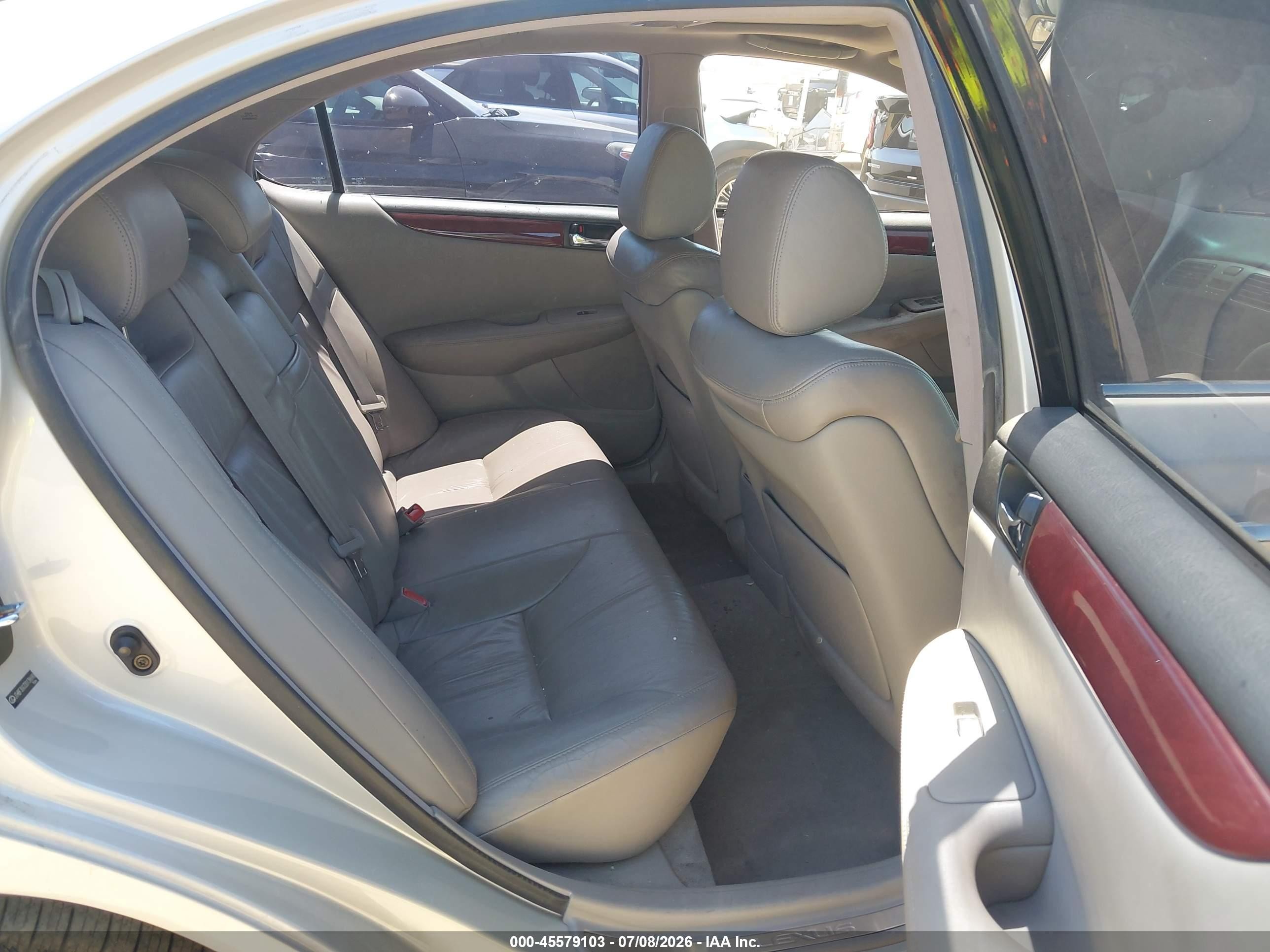 2003 Lexus Es 300   Серебряный vin: JTHBF30G330138690