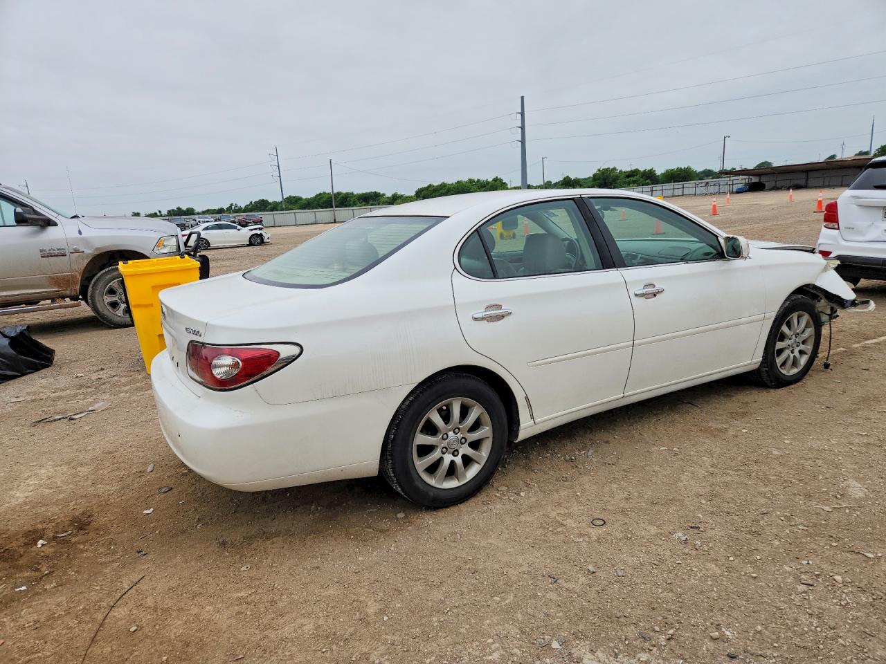 2003 Lexus Es 300 White vin: JTHBF30G330144151