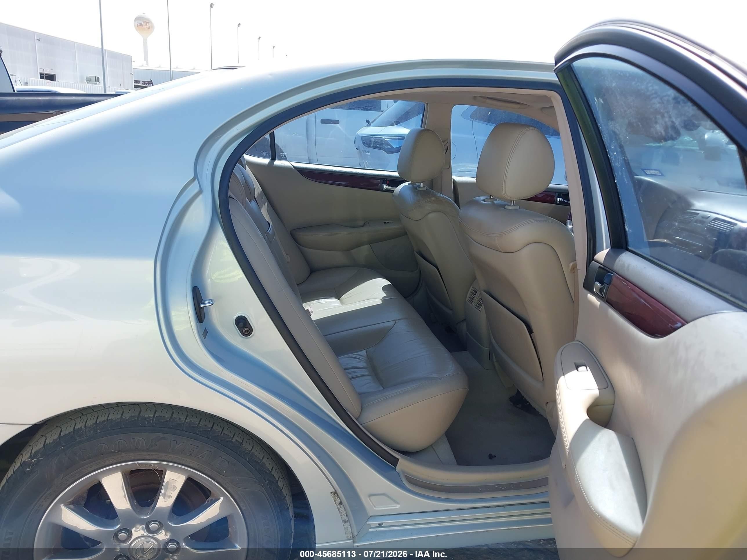 2003 Lexus Es 300   Light Blue vin: JTHBF30G336008292