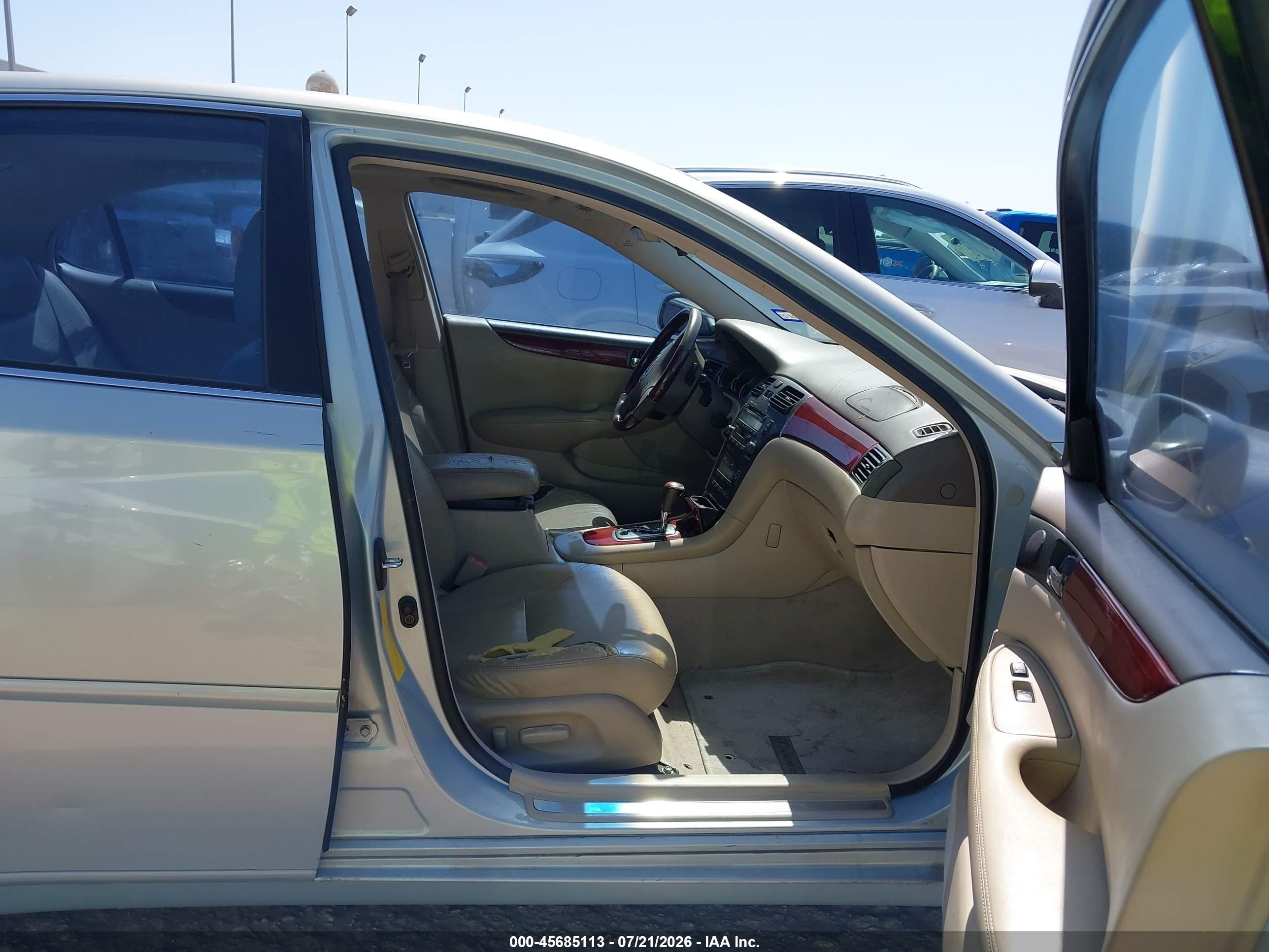 2003 Lexus Es 300   Light Blue vin: JTHBF30G336008292
