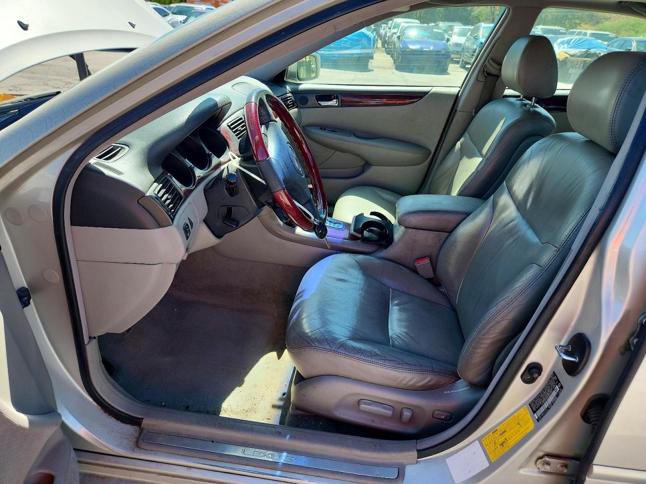 2003 Lexus Es 300 Бежевый vin: JTHBF30G336009992