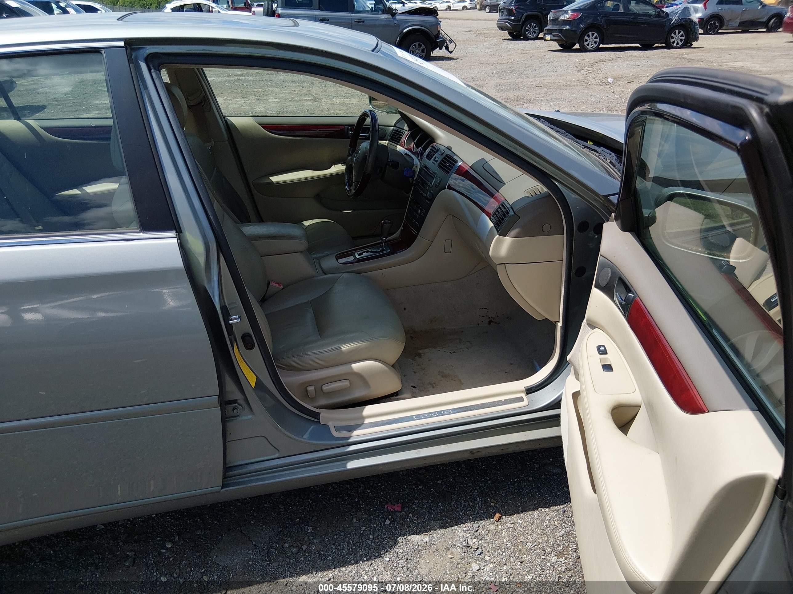 2003 Lexus Es 300   Бежевый vin: JTHBF30G336016294