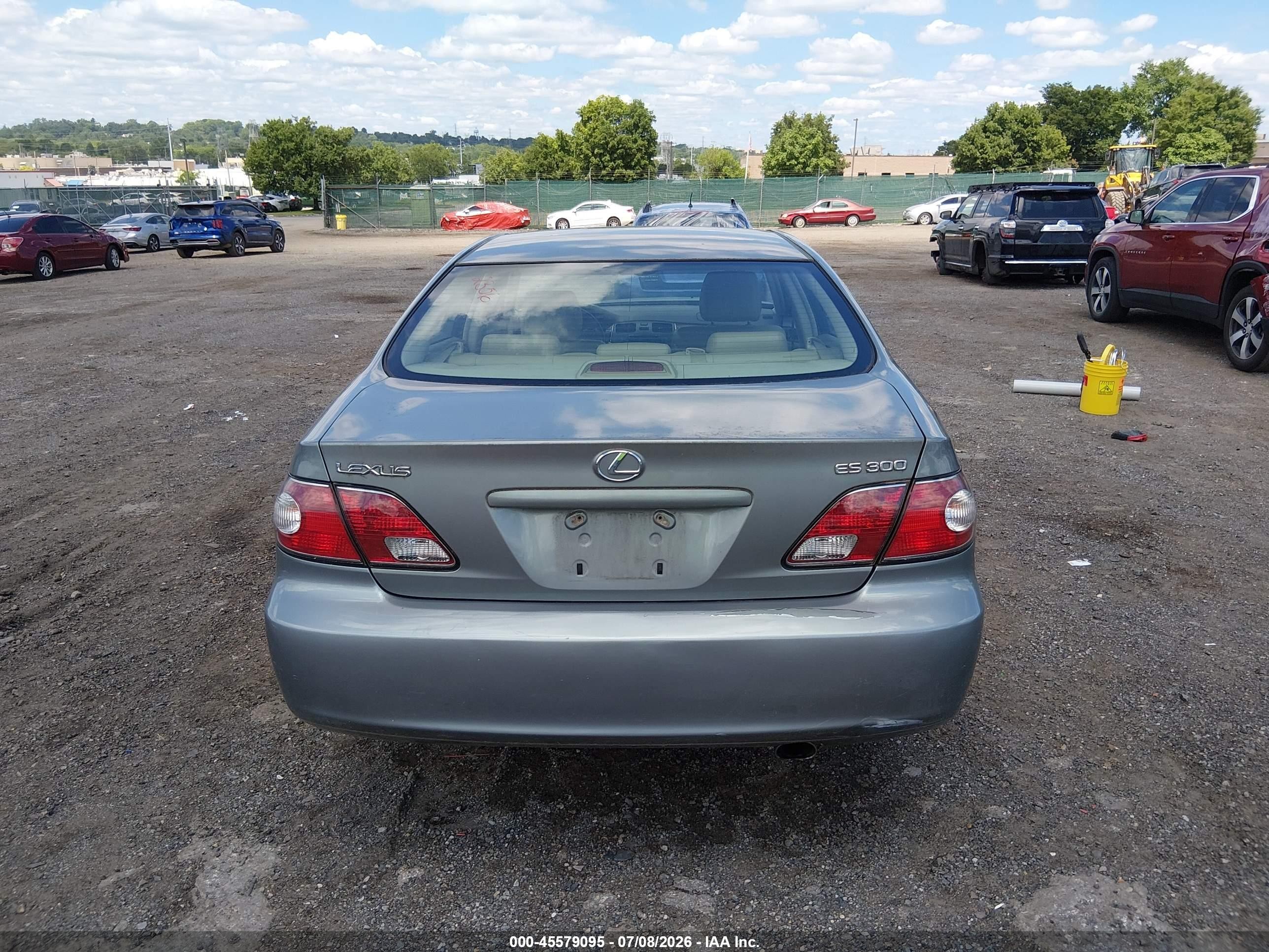 2003 Lexus Es 300   Бежевый vin: JTHBF30G336016294