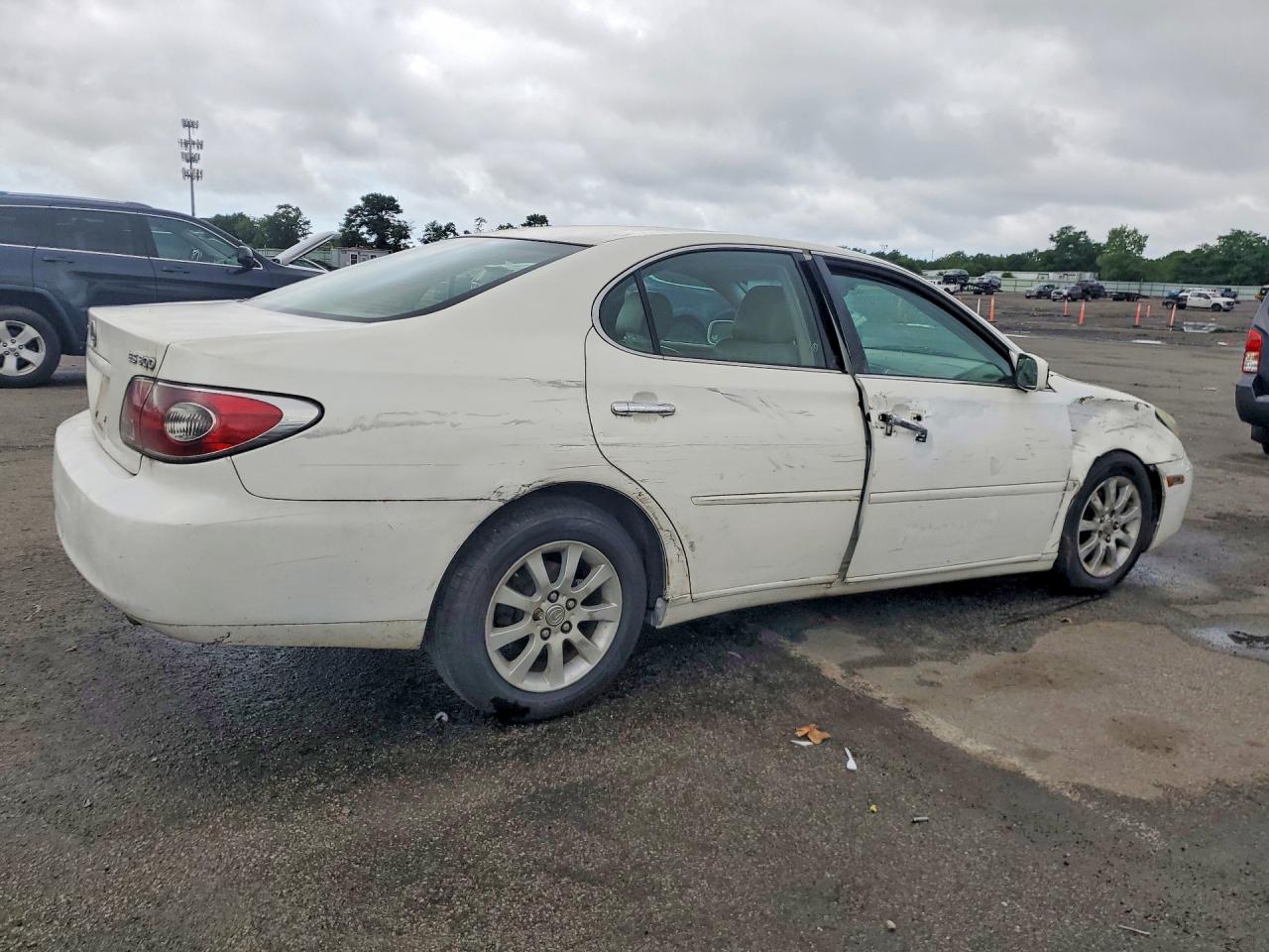 2002 Lexus Es 300 White vin: JTHBF30G420030707