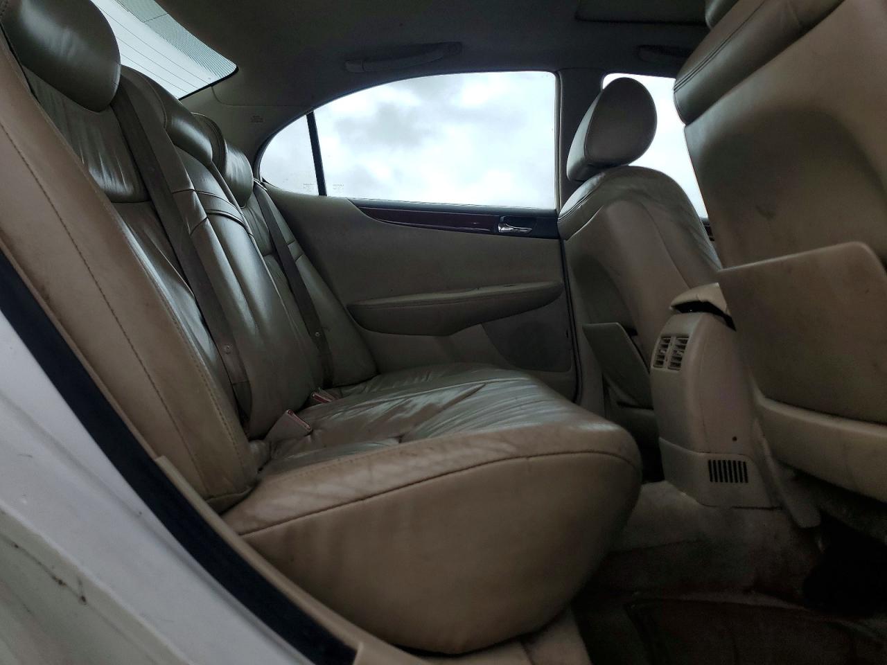 2002 Lexus Es 300 White vin: JTHBF30G420030707