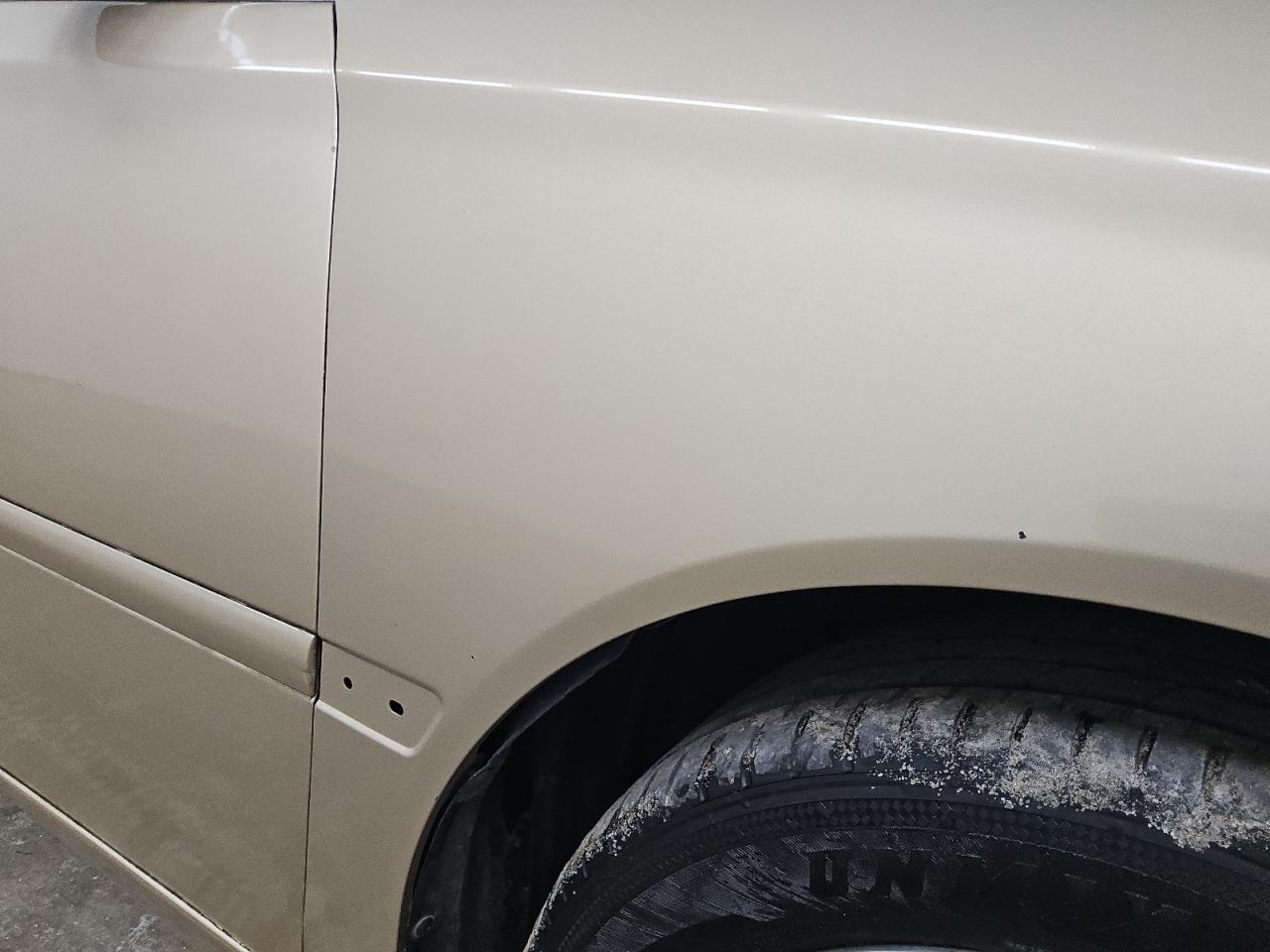 2002 Lexus Es 300 Tan vin: JTHBF30G420049676 Damage: Right Front Molding, Missing, Replacement Required