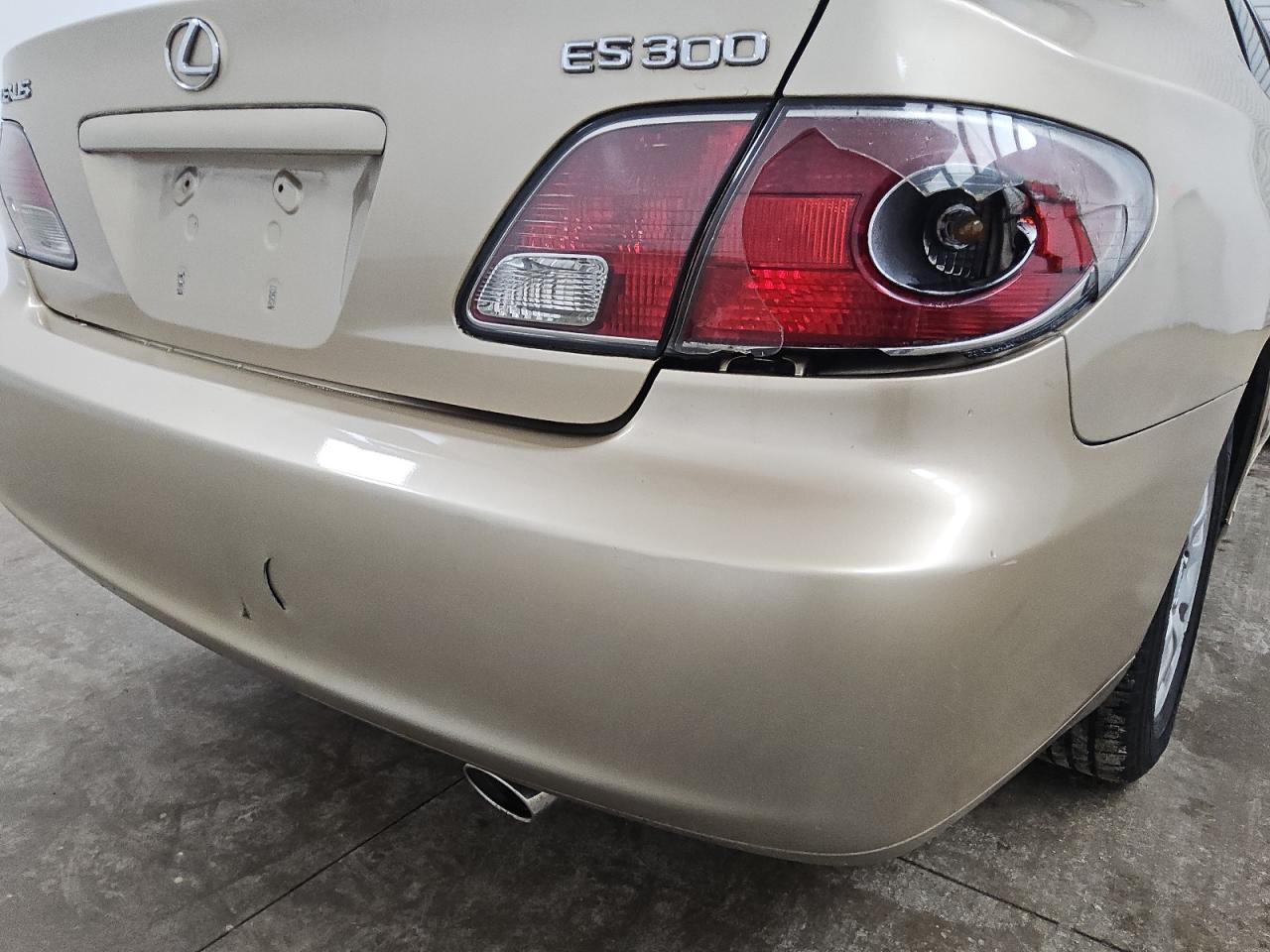 2002 Lexus Es 300 Tan vin: JTHBF30G420049676 Damage: Rear Bumper, Cracked, 2 To 3 Inches
