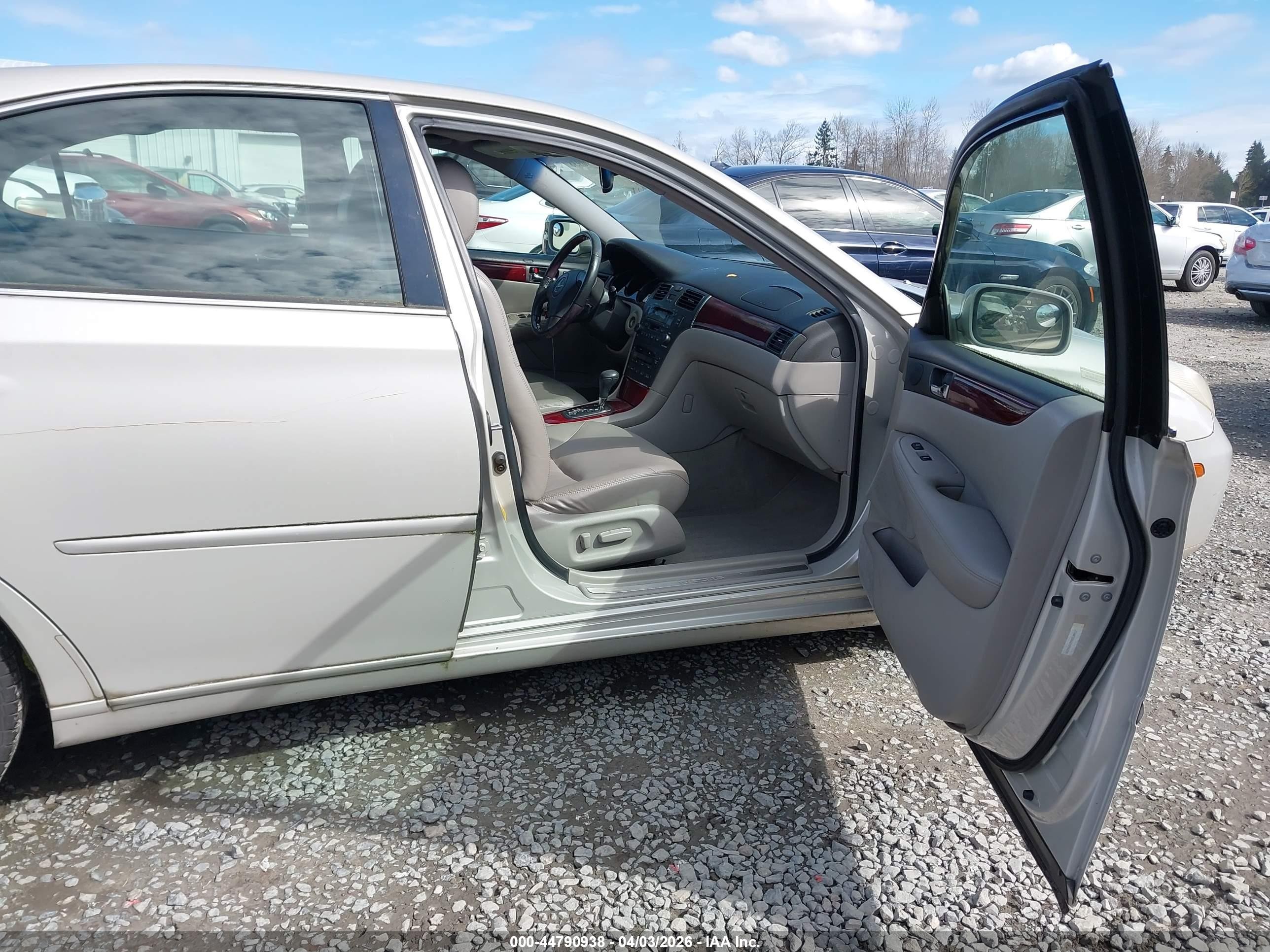 2002 Lexus Es 300   Gray vin: JTHBF30G420056238