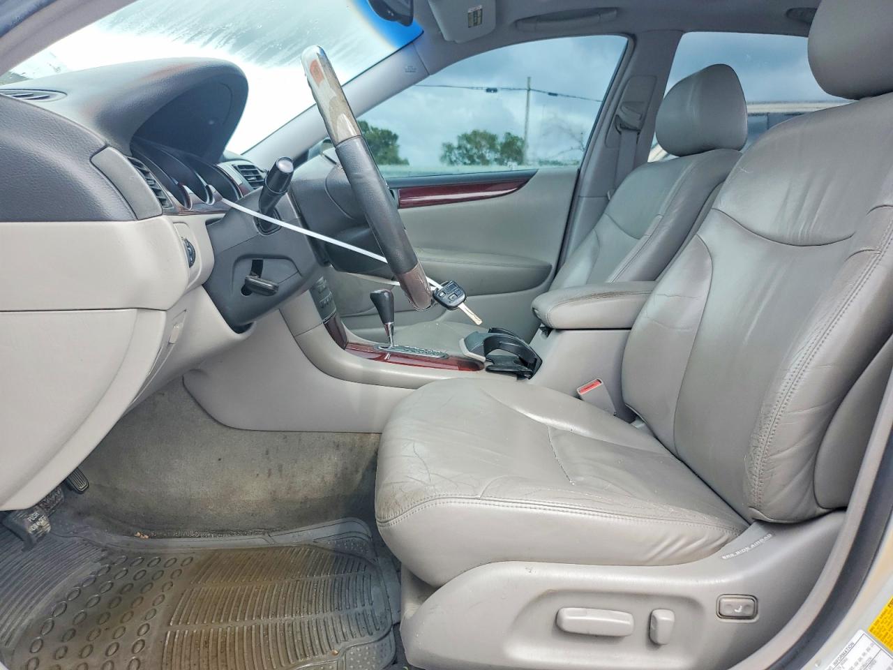 2002 Lexus Es 300 Silver vin: JTHBF30G425023582