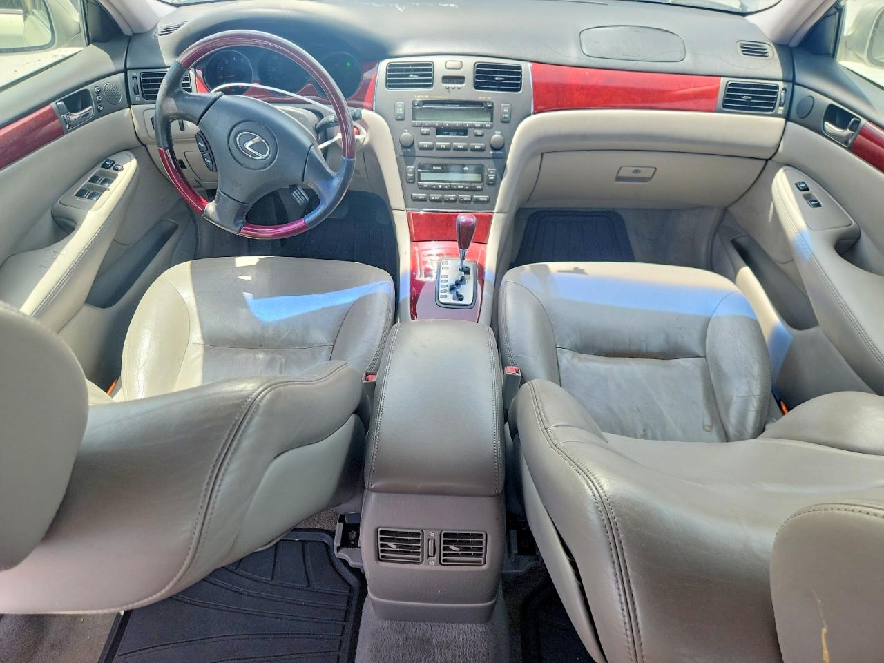 2003 Lexus Es 300 Silver vin: JTHBF30G430138682