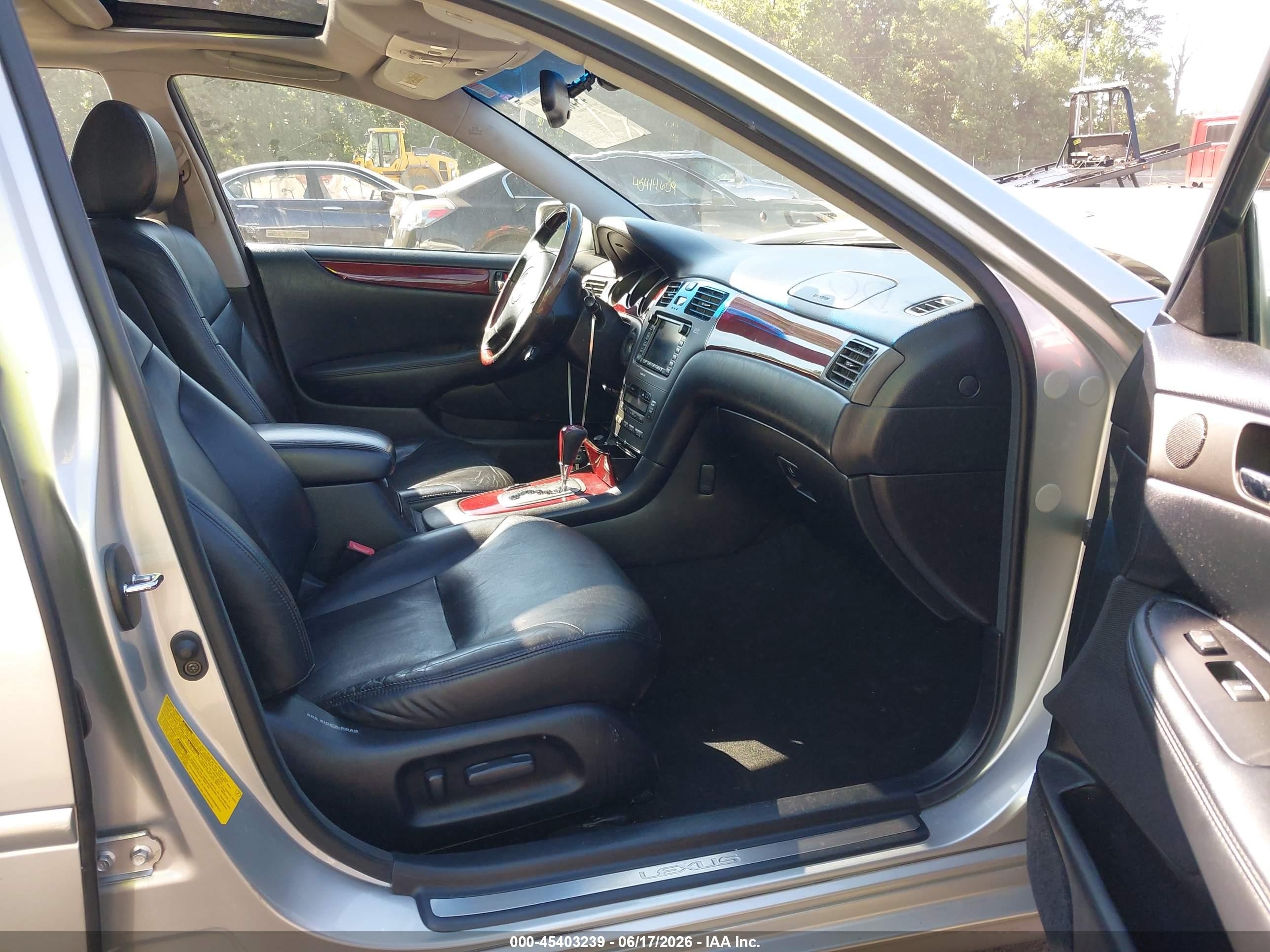 2002 Lexus Es 300   Silver vin: JTHBF30G520018226