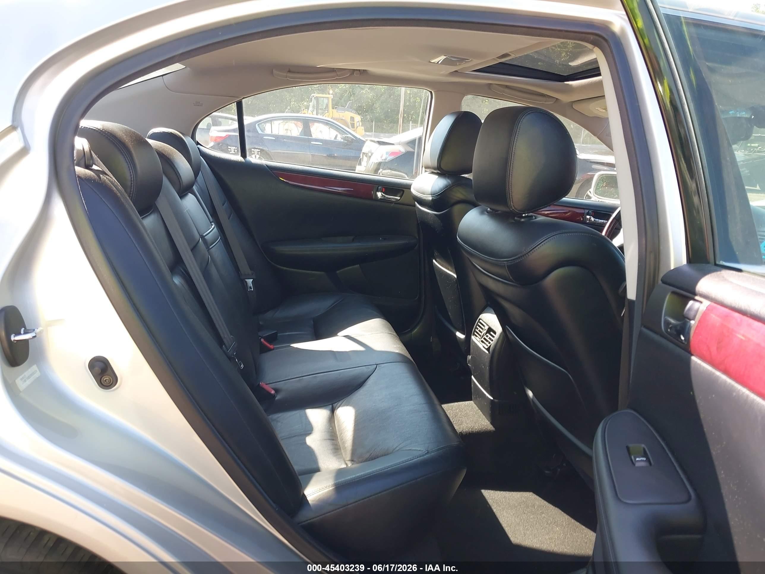 2002 Lexus Es 300   Silver vin: JTHBF30G520018226