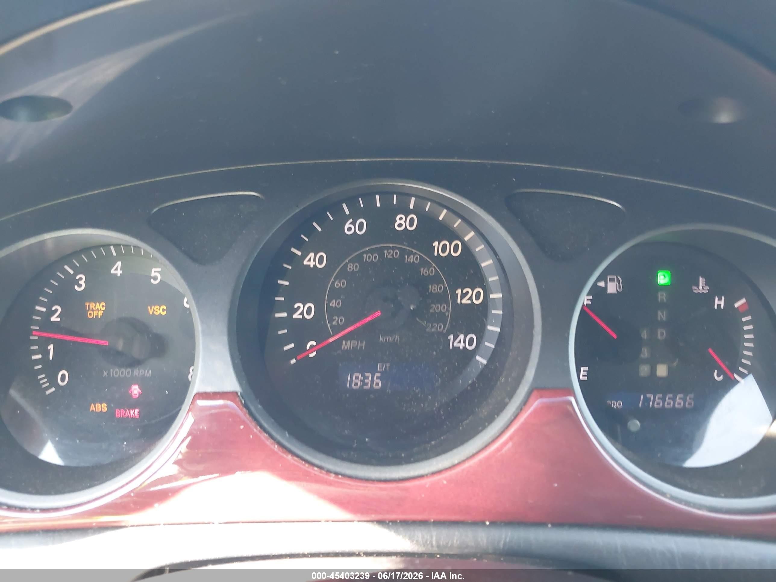 2002 Lexus Es 300   Silver vin: JTHBF30G520018226