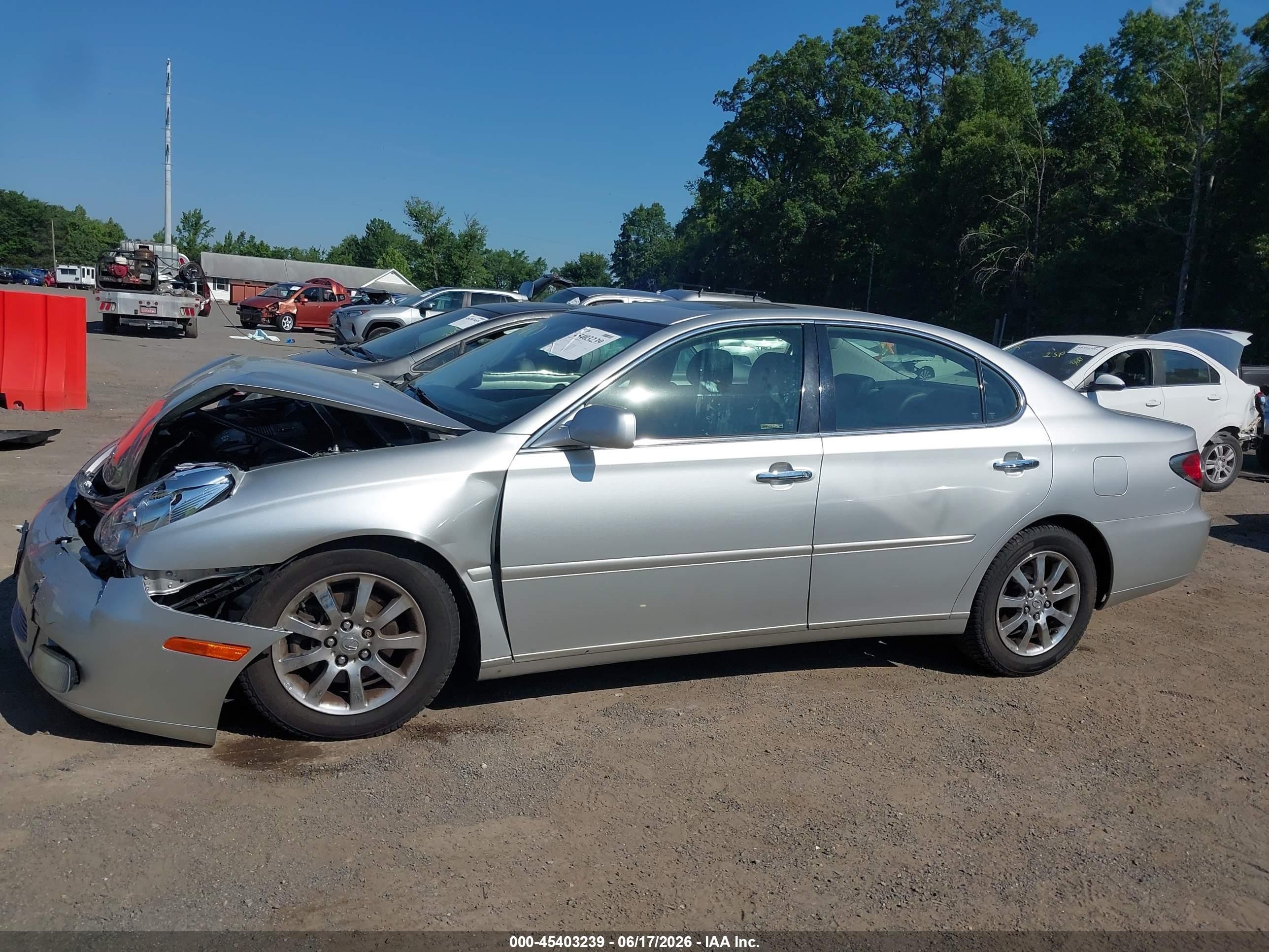 2002 Lexus Es 300   Silver vin: JTHBF30G520018226