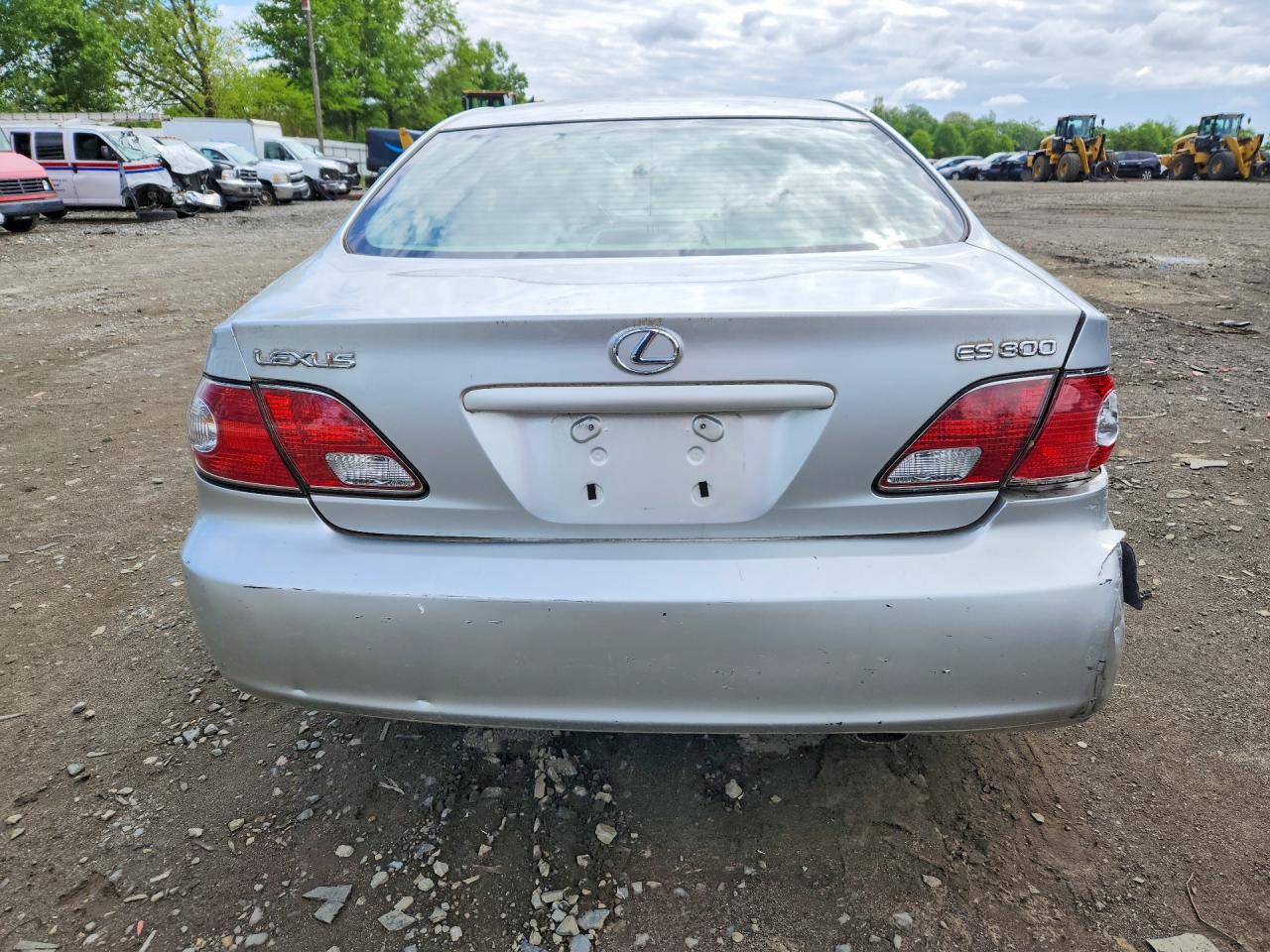 2002 Lexus Es 300 Silver vin: JTHBF30G520033955