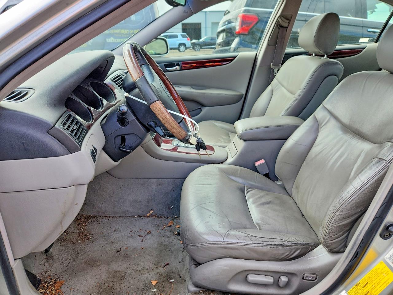 2002 Lexus Es 300 Silver vin: JTHBF30G520033955