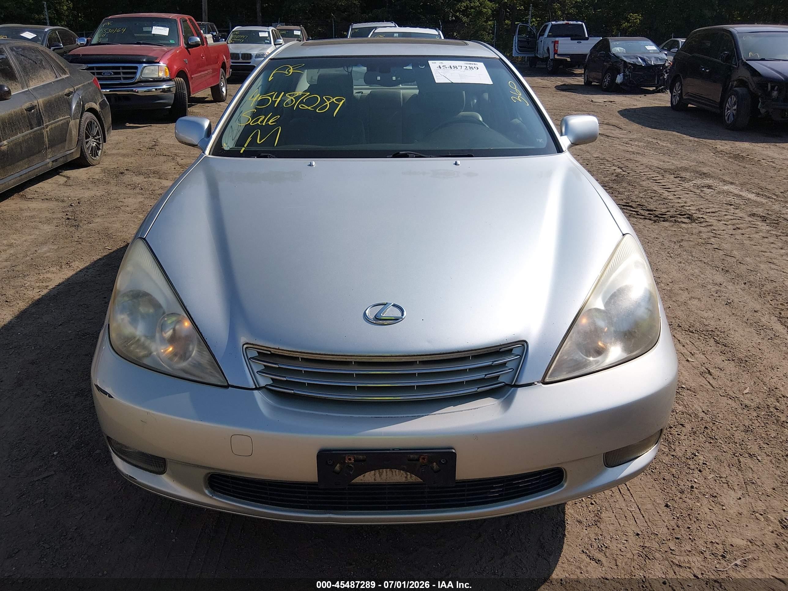 2002 Lexus Es 300   Silver vin: JTHBF30G520051579