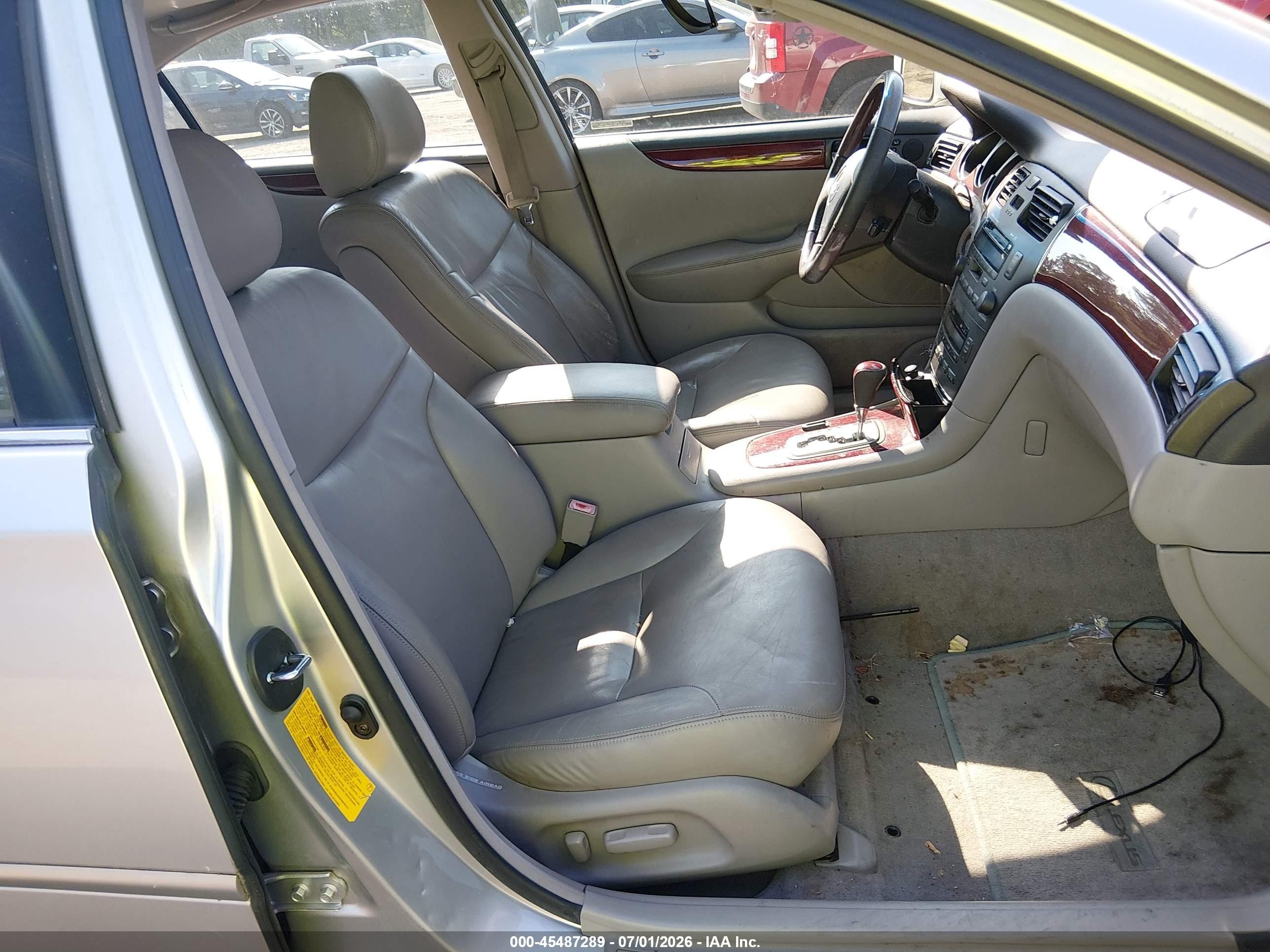 2002 Lexus Es 300   Silver vin: JTHBF30G520051579