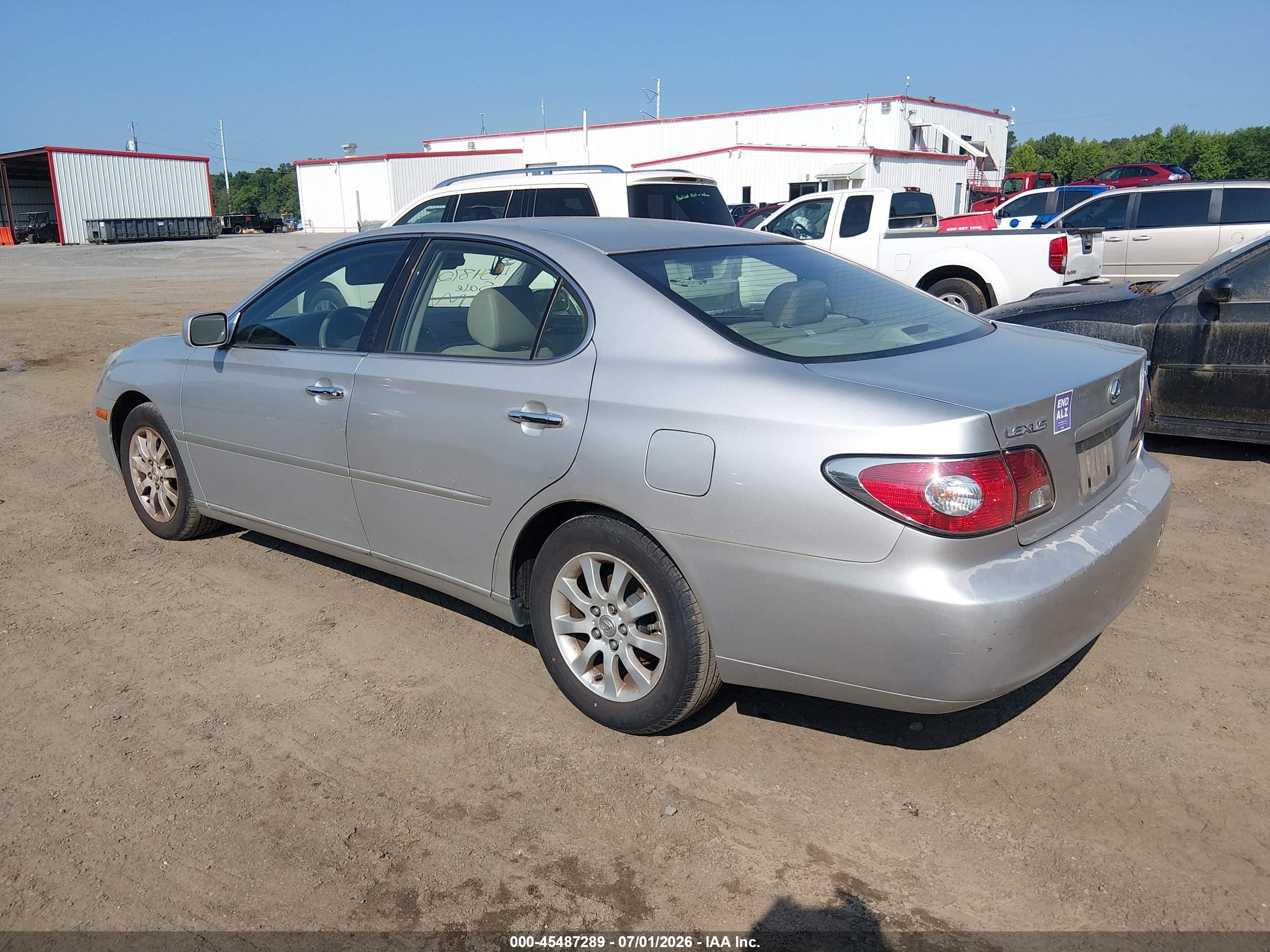2002 Lexus Es 300   Silver vin: JTHBF30G520051579