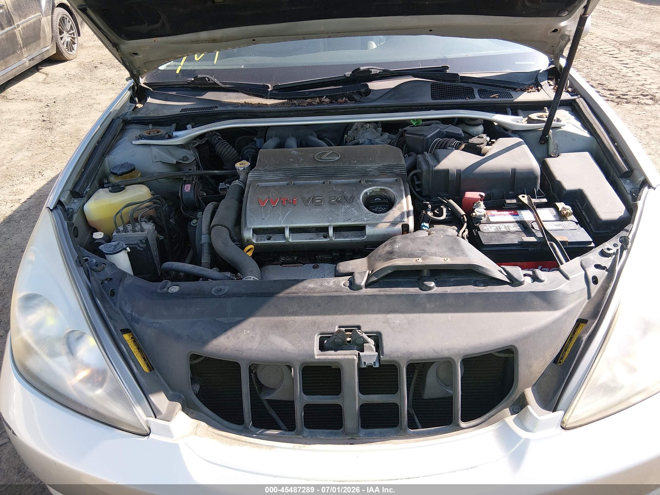2002 Lexus Es 300   Silver vin: JTHBF30G520051579
