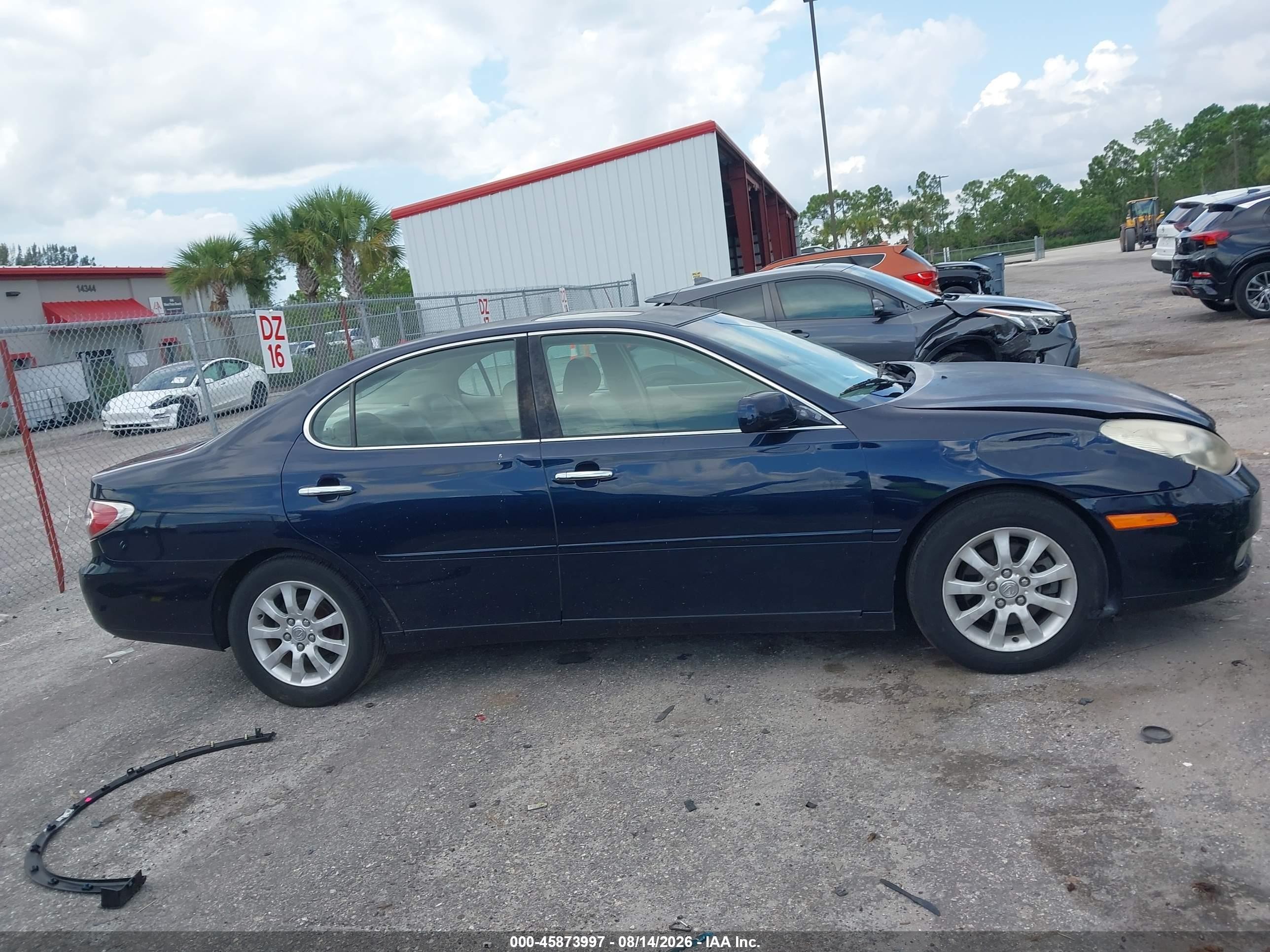 2002 Lexus Es 300   Navy vin: JTHBF30G520076143