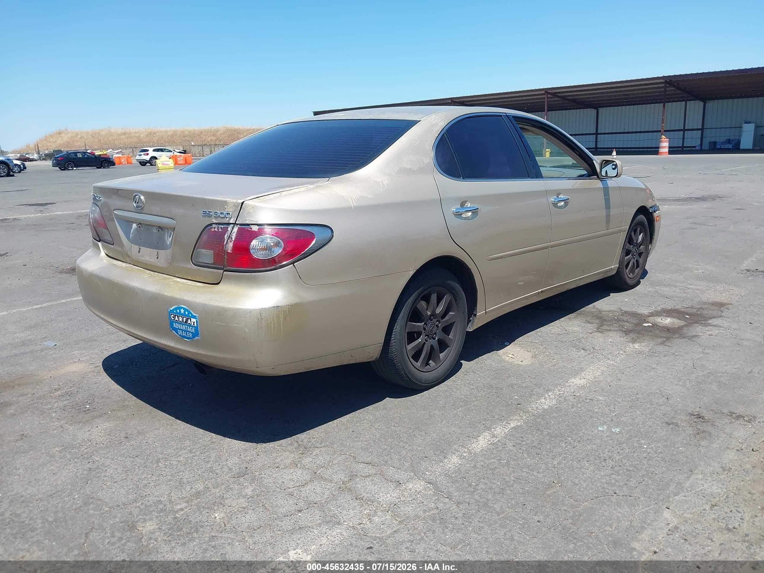 2002 Lexus Es 300   Gold vin: JTHBF30G520080502