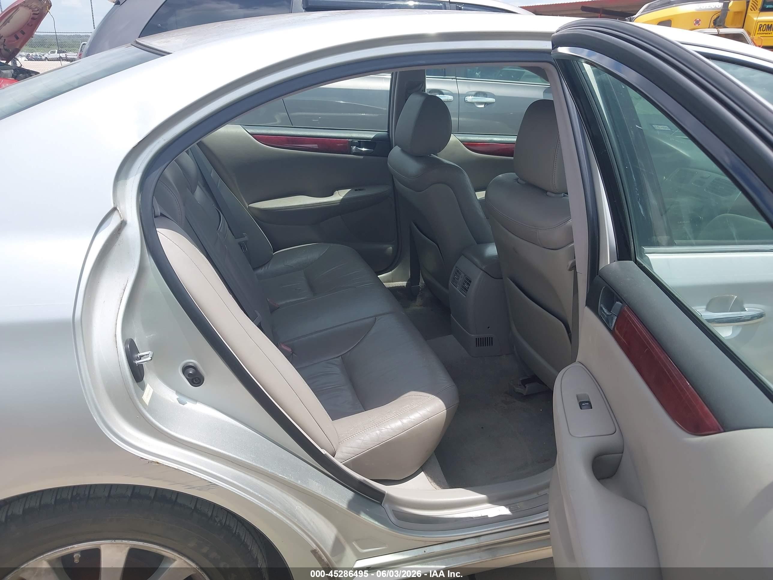 2002 Lexus Es 300 Silver vin: JTHBF30G520085652