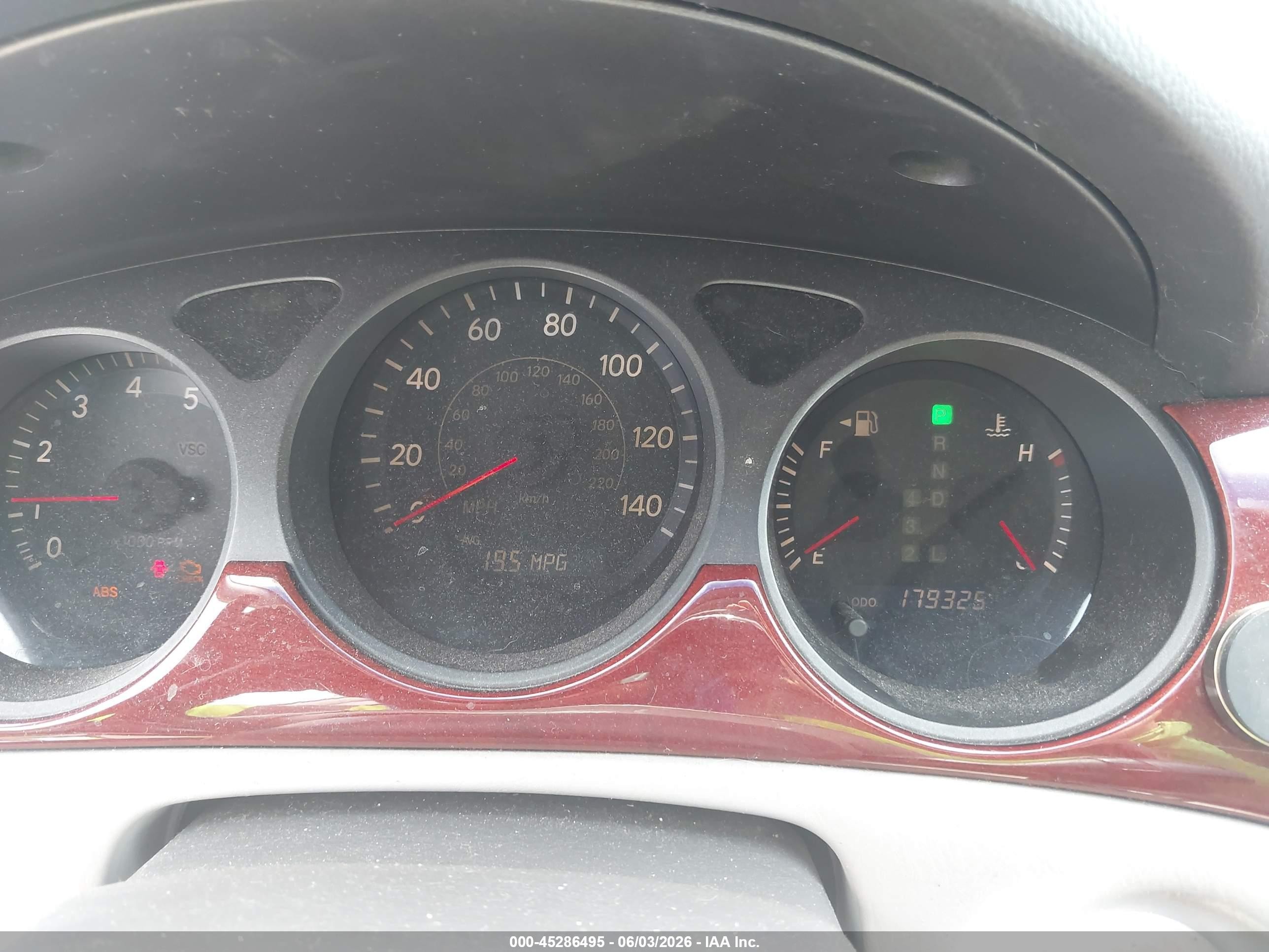 2002 Lexus Es 300 Silver vin: JTHBF30G520085652