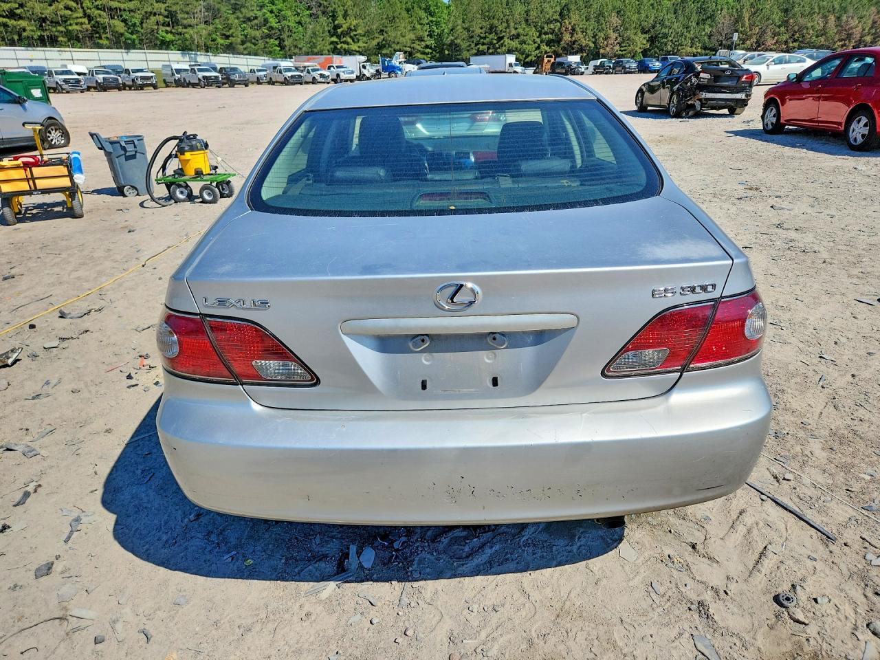 2002 Lexus Es 300 Silver vin: JTHBF30G525031612