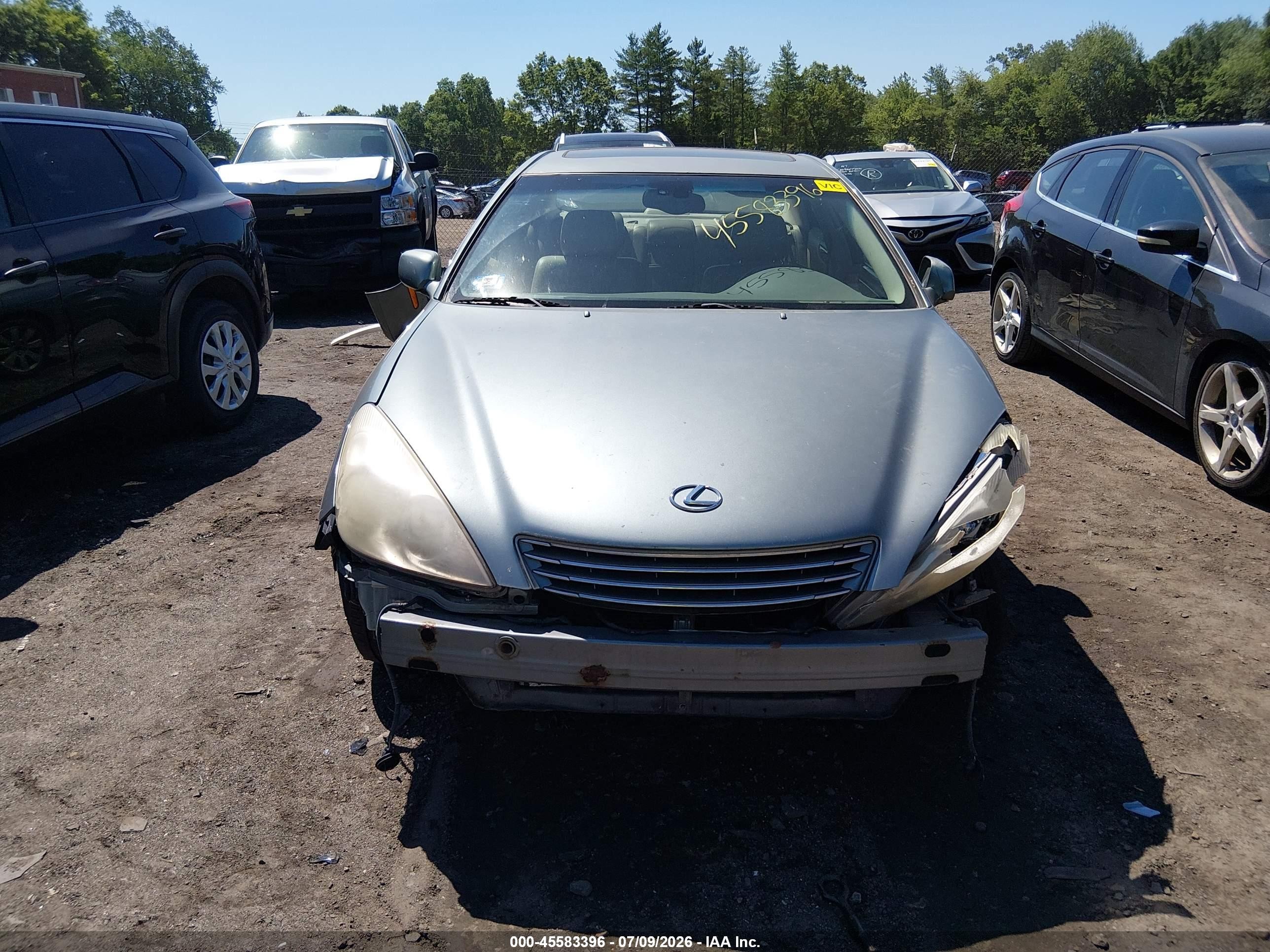 2003 Lexus Es 300 Silver vin: JTHBF30G530102578
