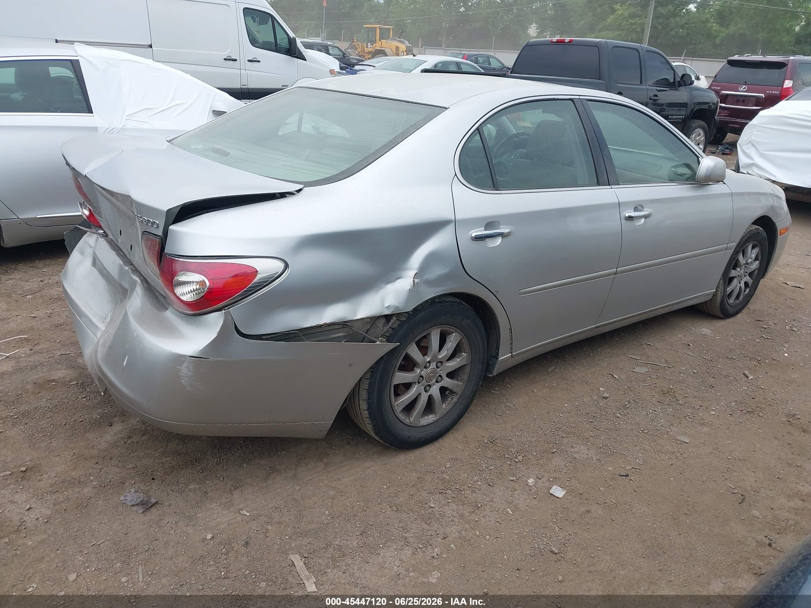 2003 Lexus Es 300   Серебряный vin: JTHBF30G530123687