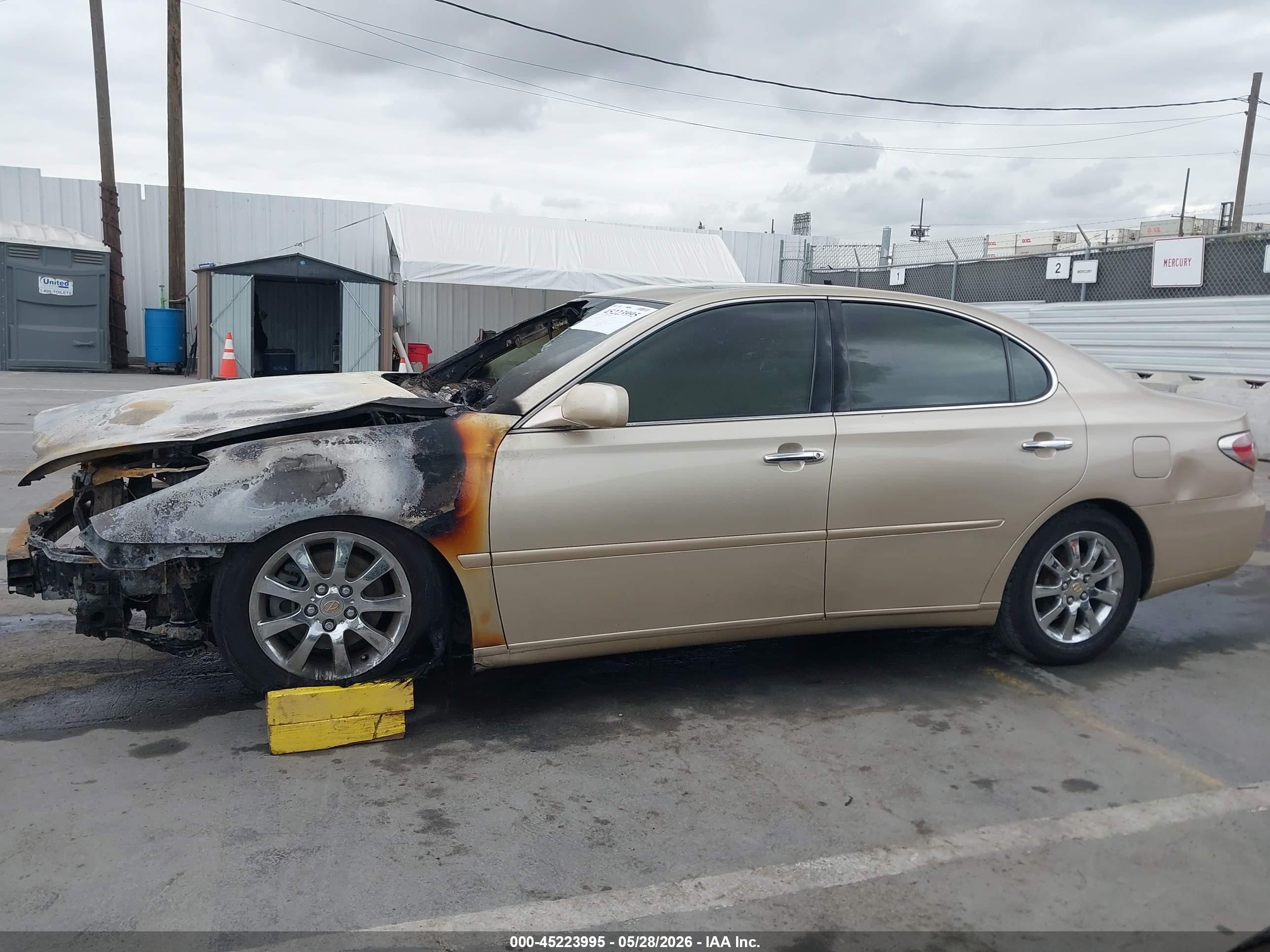 2003 Lexus Es 300 Beige vin: JTHBF30G530139601
