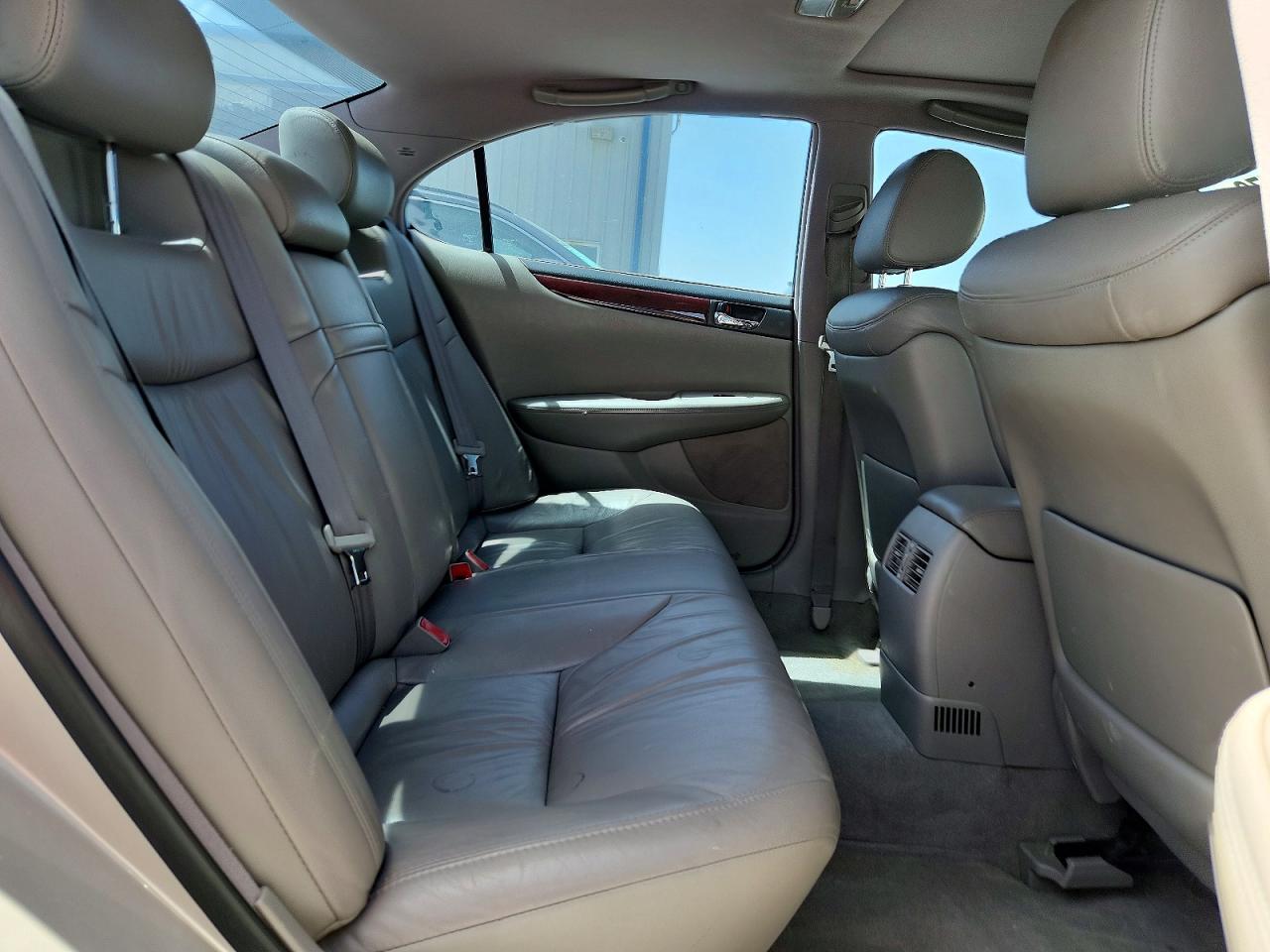 2003 Lexus Es 300 Silver vin: JTHBF30G530140635