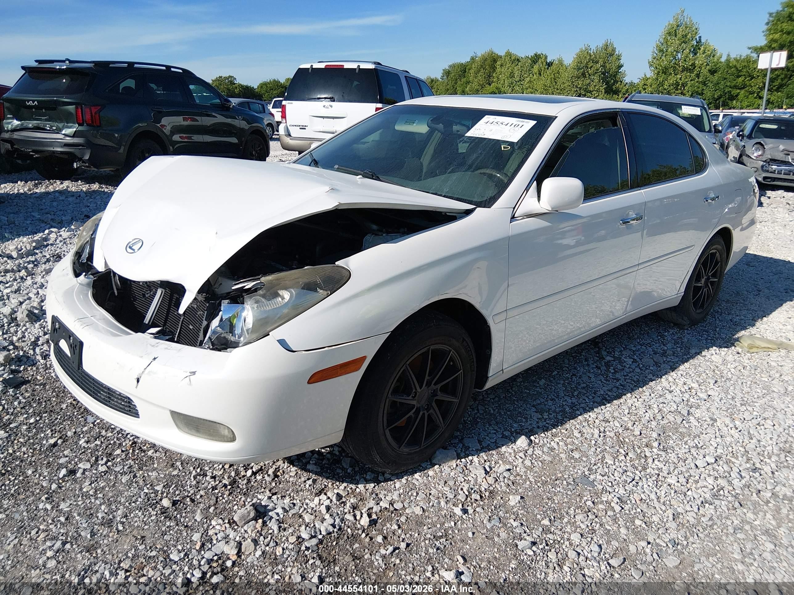 2002 Lexus Es 300   White vin: JTHBF30G620010796