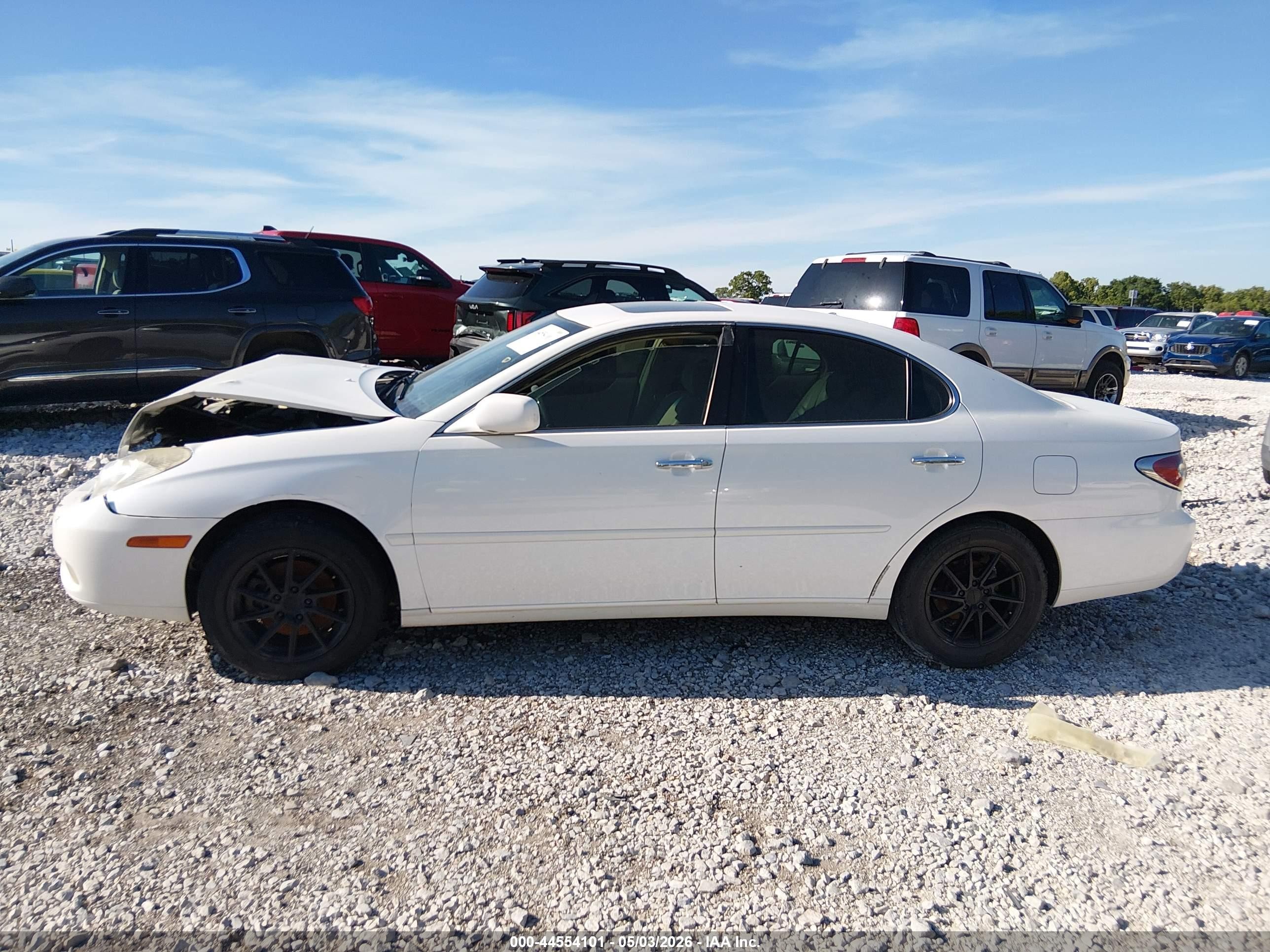 2002 Lexus Es 300   White vin: JTHBF30G620010796