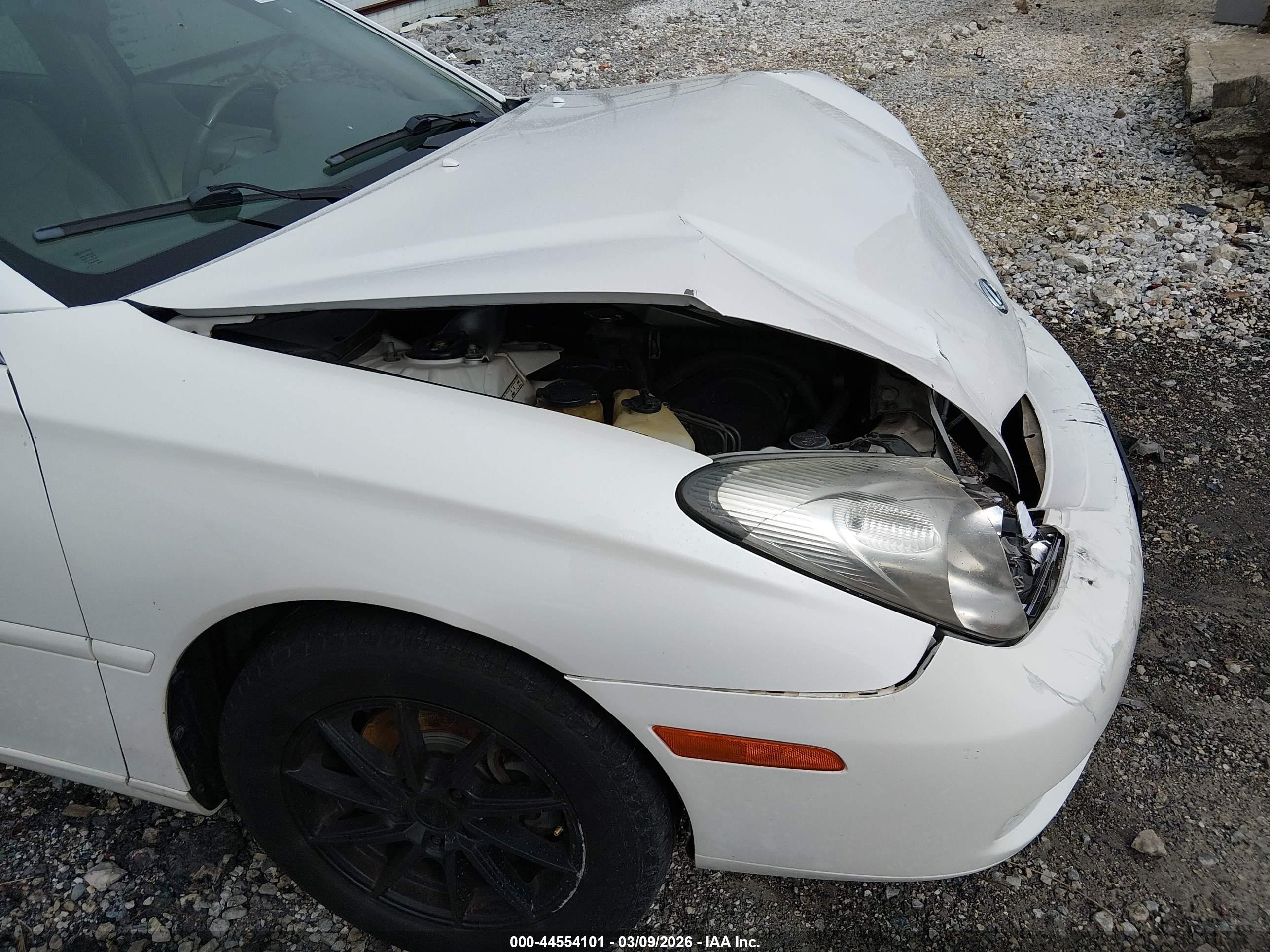 2002 Lexus Es 300   White vin: JTHBF30G620010796