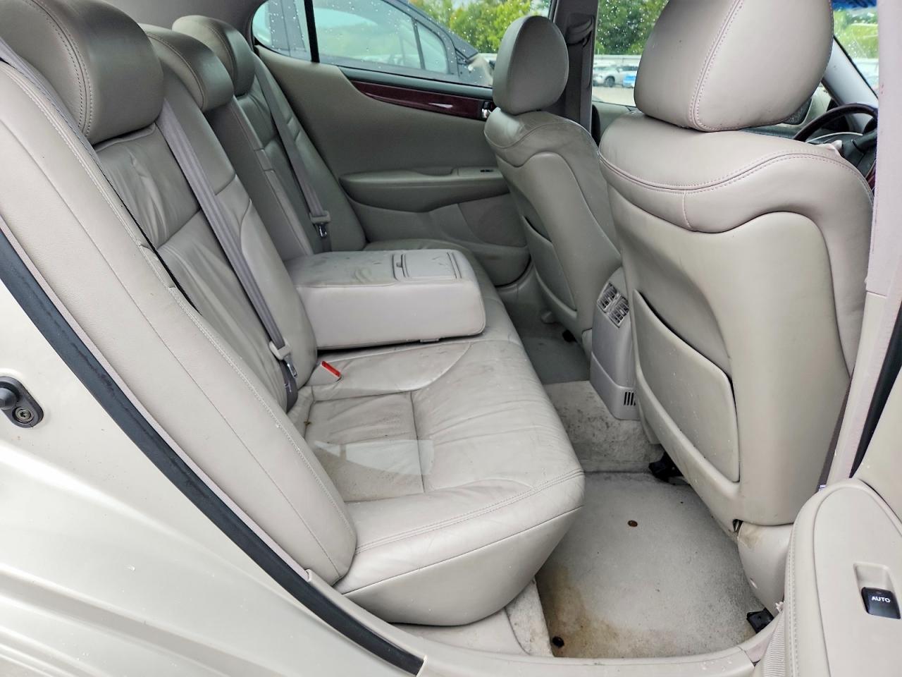 2002 Lexus Es 300 Silver vin: JTHBF30G620011835