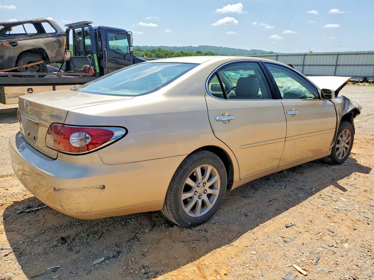 2002 Lexus Es 300 Gold vin: JTHBF30G620042339